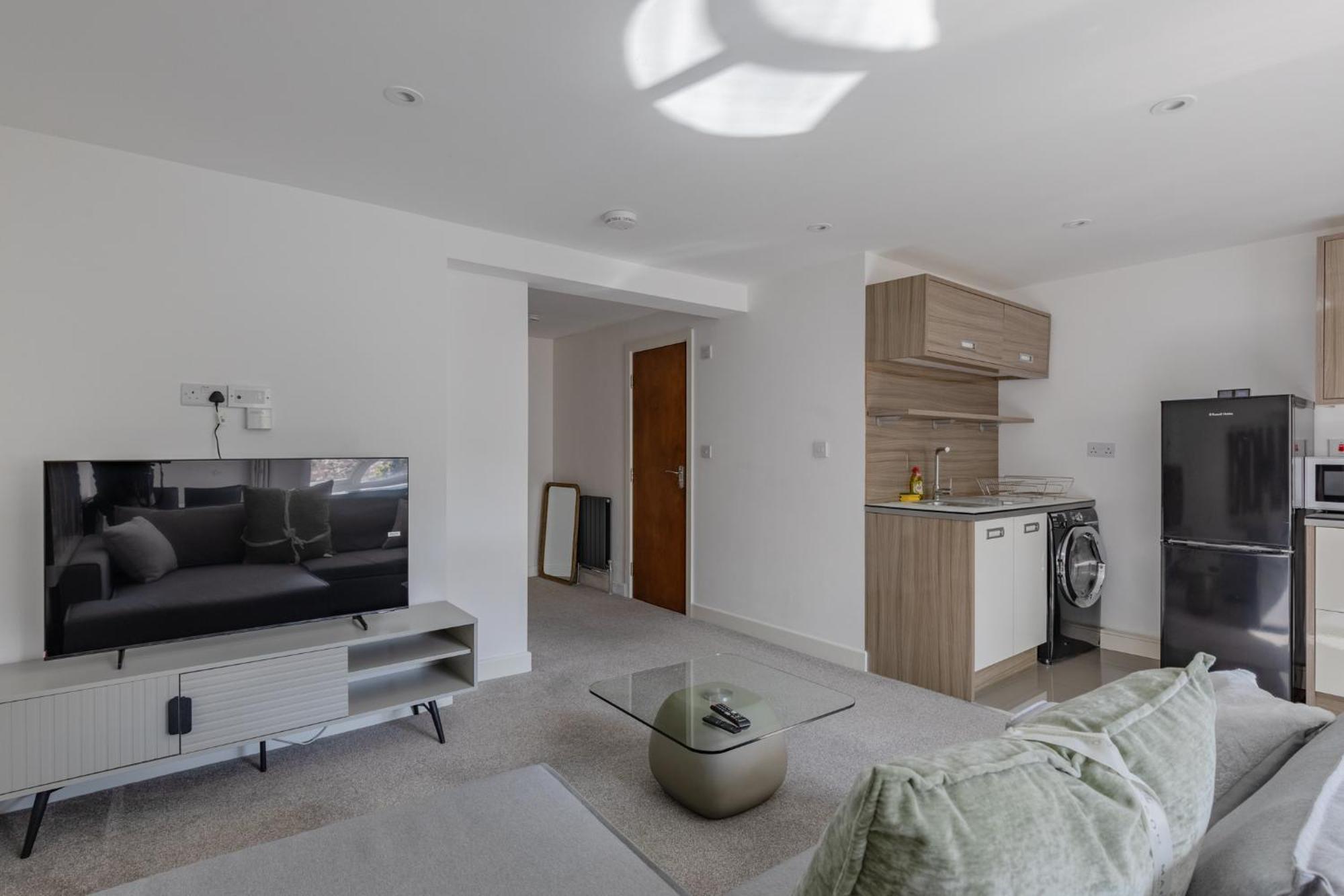 Bright Canal-side Flat Canada Water Appartement
