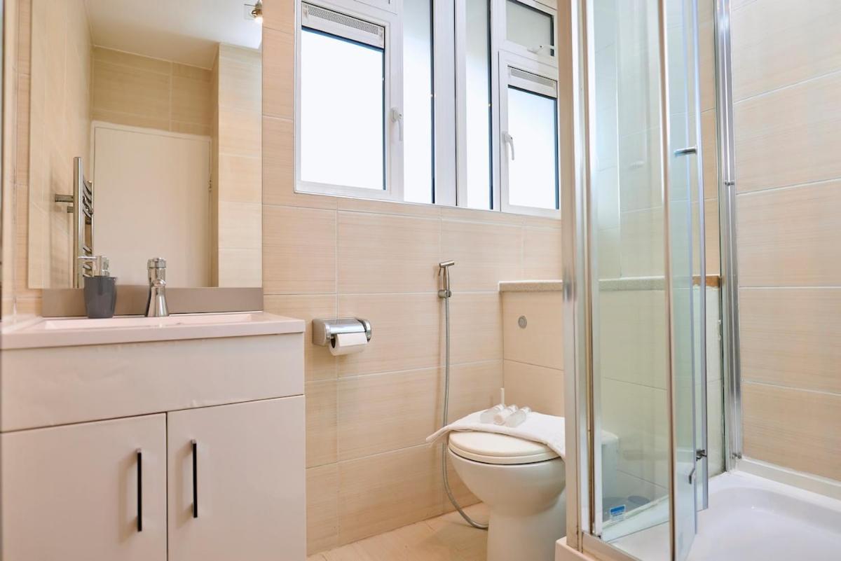 Elegant 3-bed Flat In Bayswater!