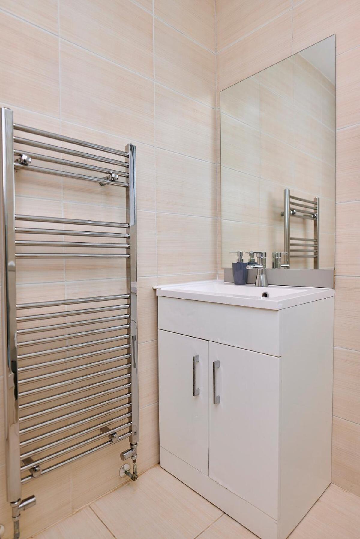 Elegant 3-bed Flat In Bayswater! Appartement Londen