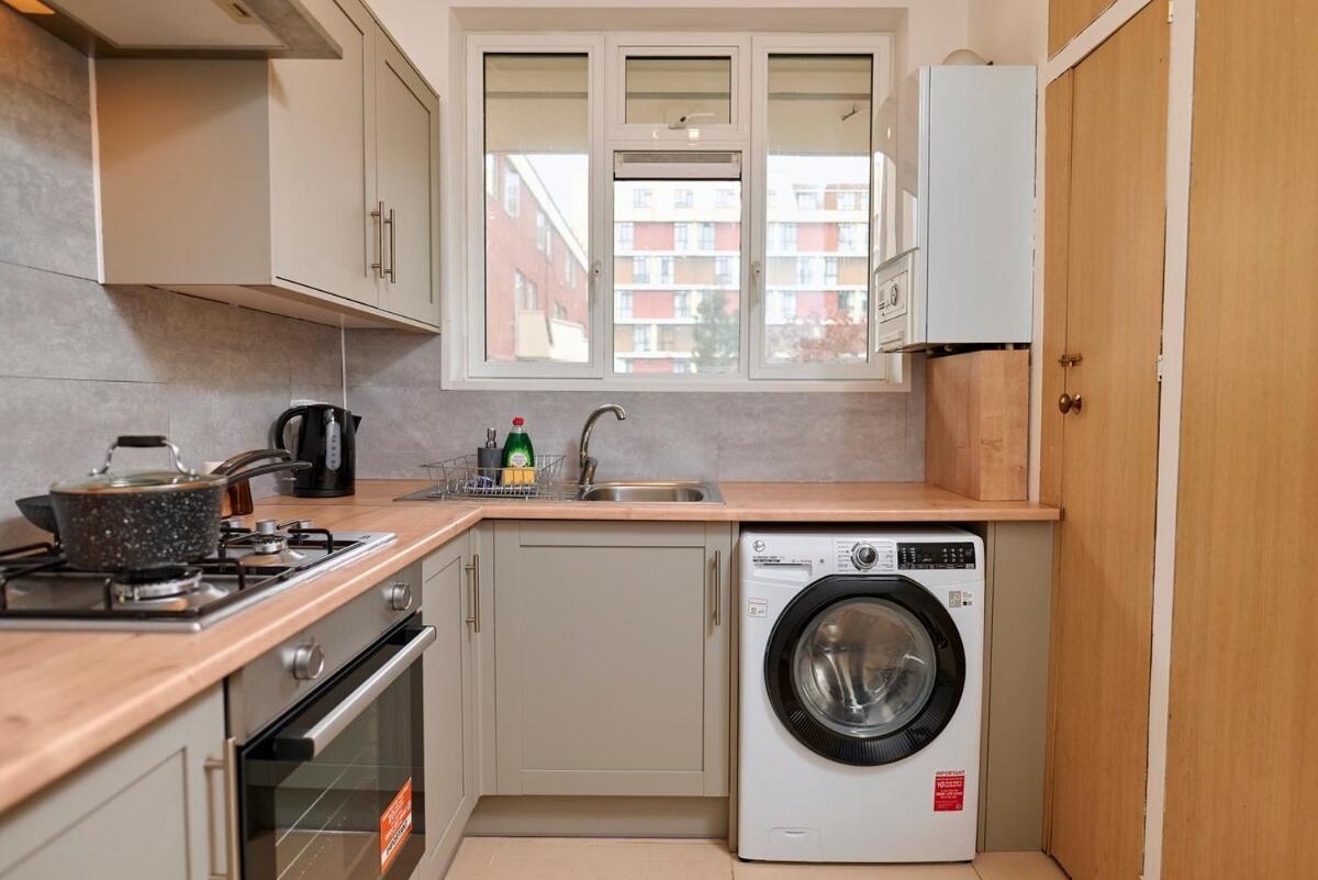 Elegant 3-bed Flat In Bayswater! Londen