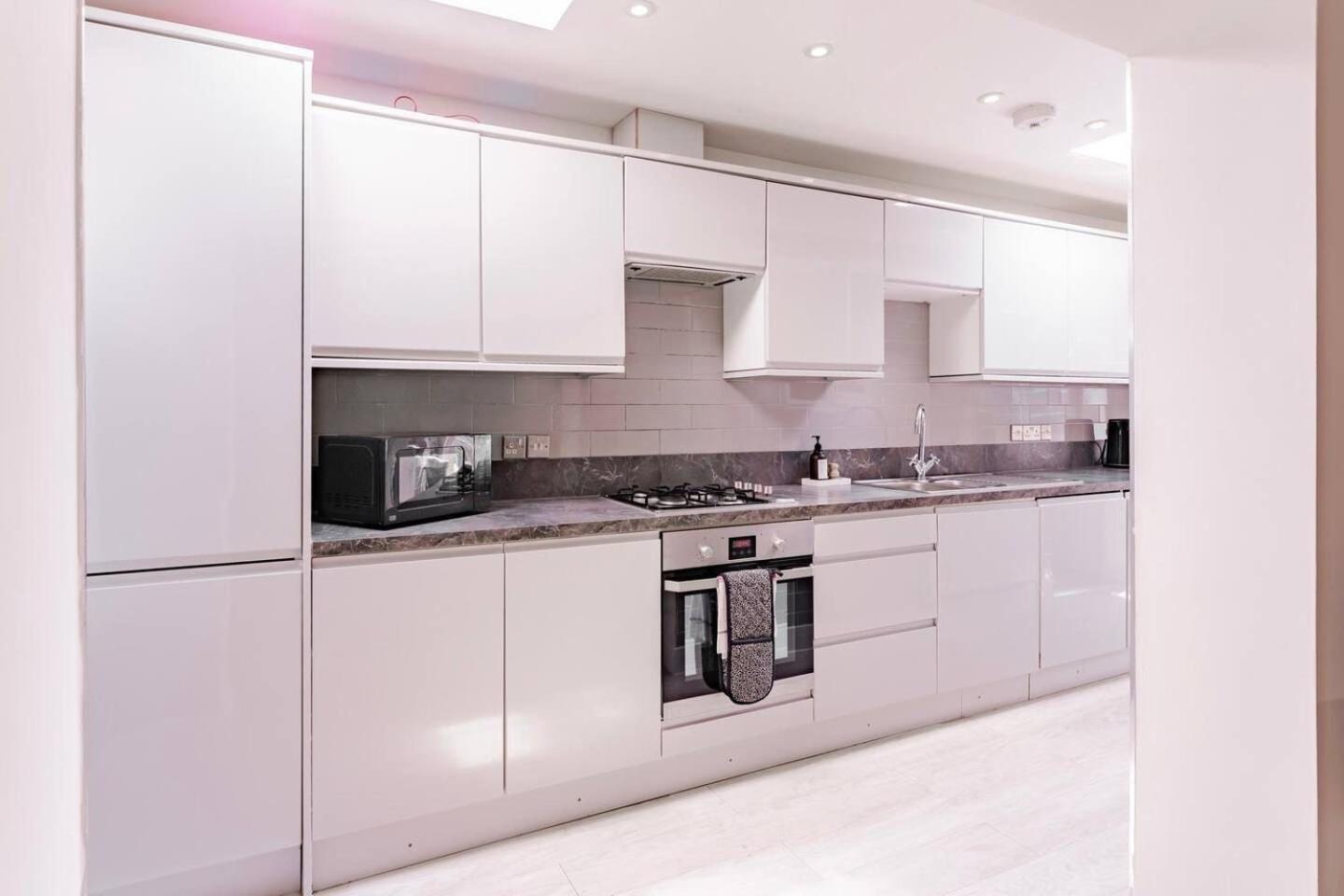 The Shamrock Sleek And Chic - Private Garden - Ground Floor - East - Sleeps 6 Appartement Londres