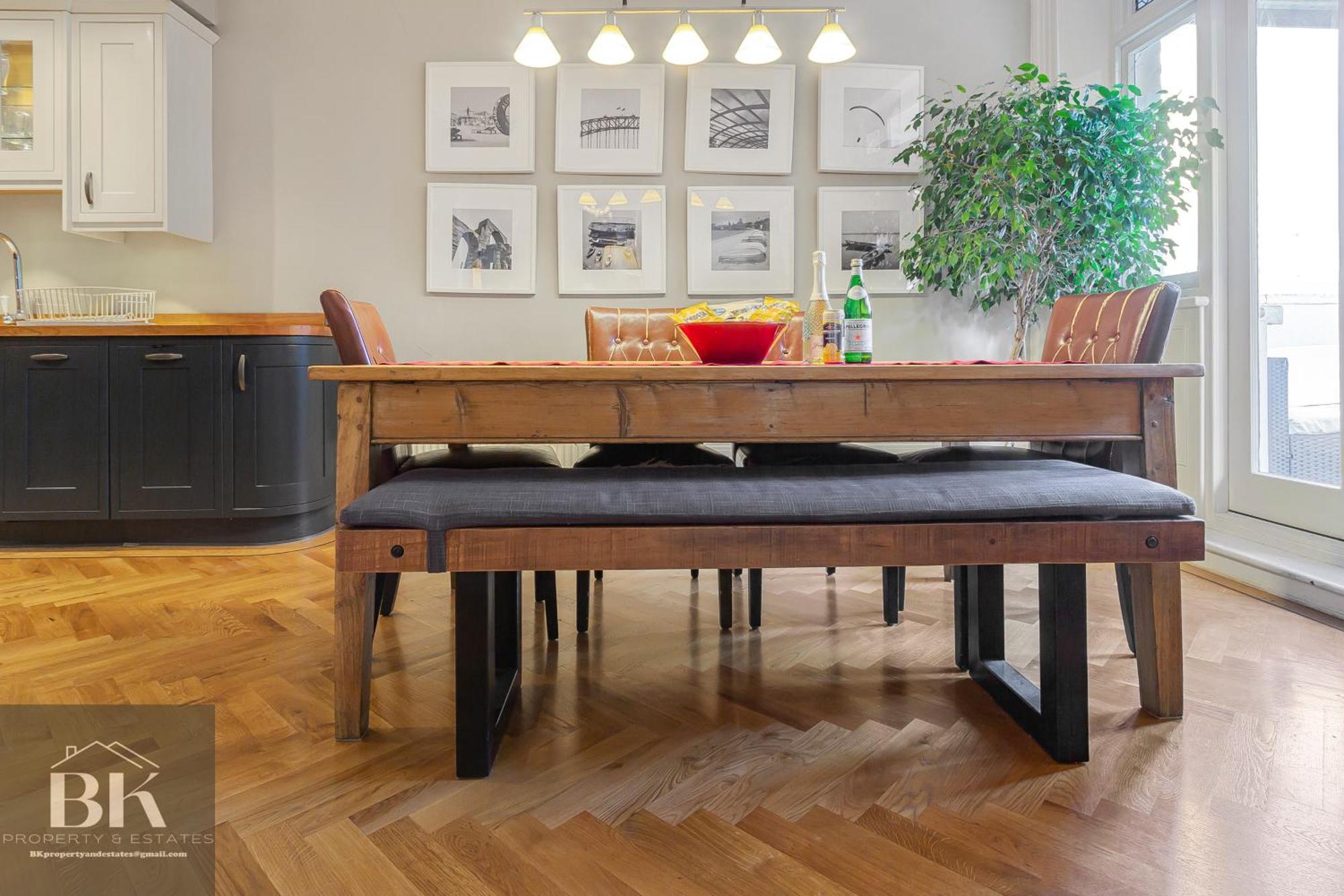 Luxury Victorian 2 Bed 2 Bath Flat E14 Apartment *
