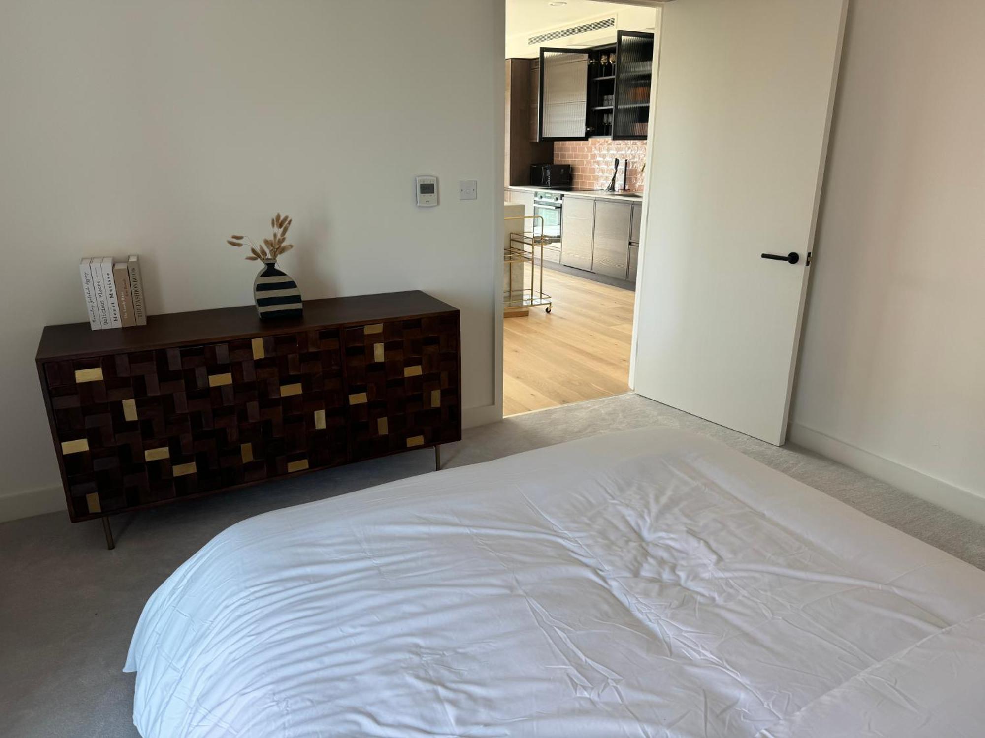 Apartment Waterside Near O2 Royal Dock With Parking And Ac
