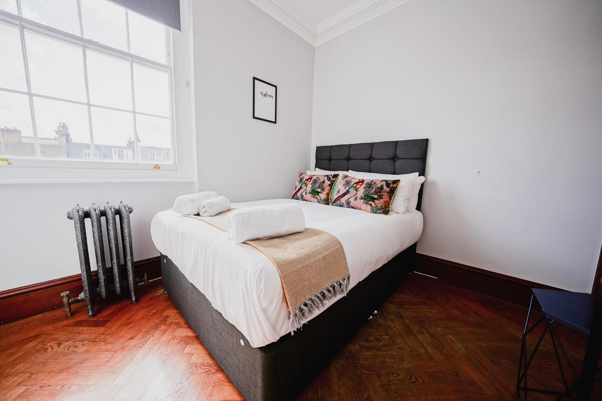 Paddington, Classic Two Bedroom * Londres