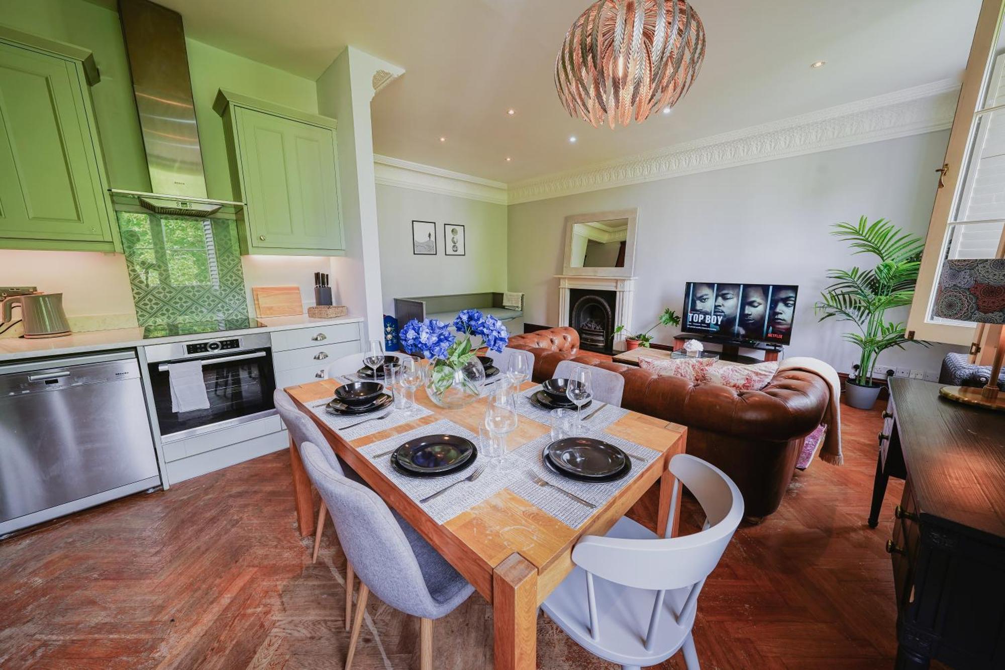 Paddington, Classic Two Bedroom *