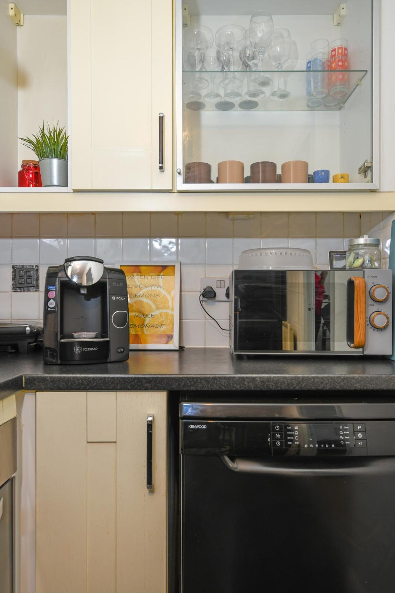 Beautiful Spacious 2 Bed Flat With 2 Parking Near Wembley Stadium * Londres