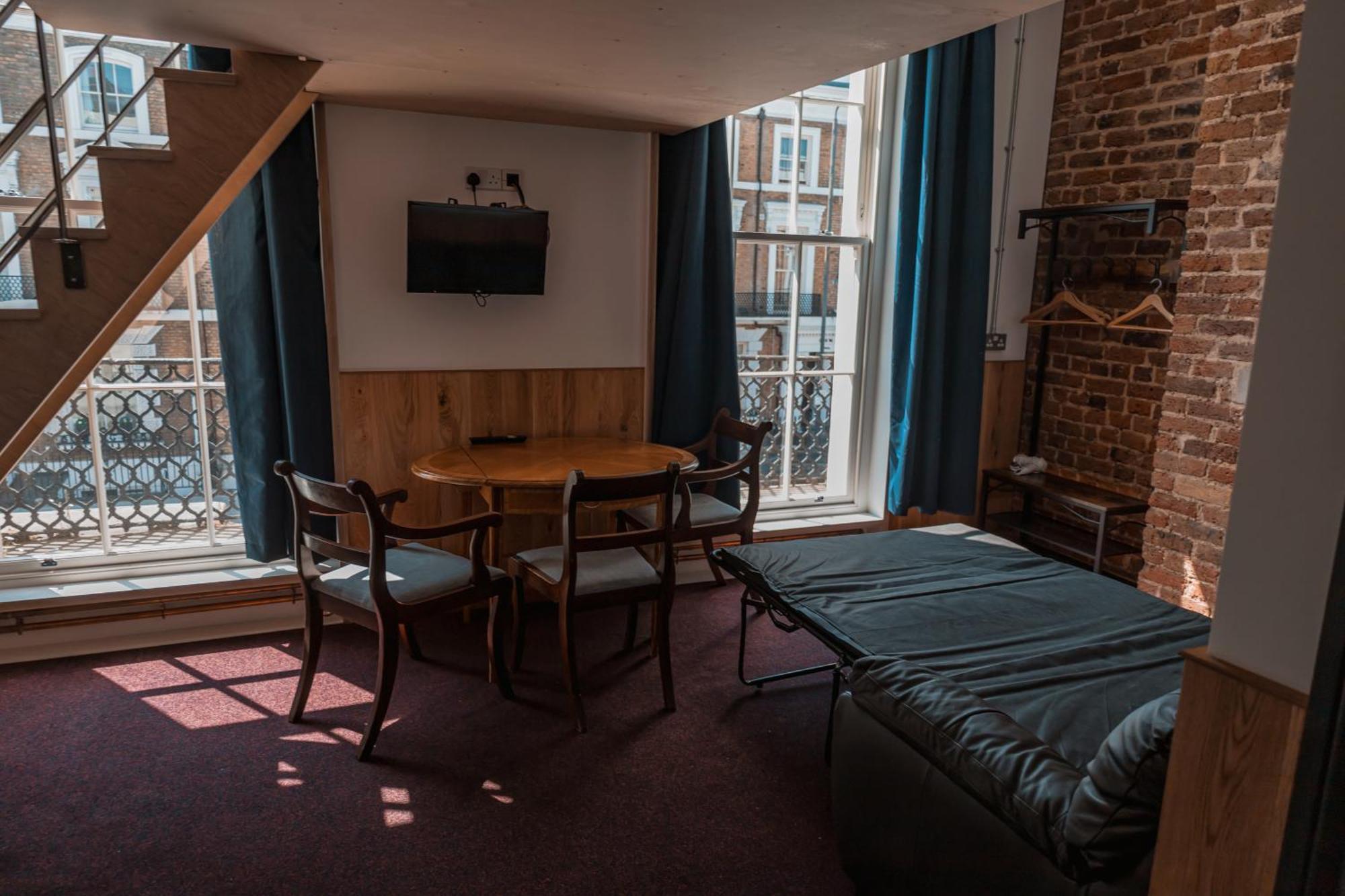 24 Hotel Londres