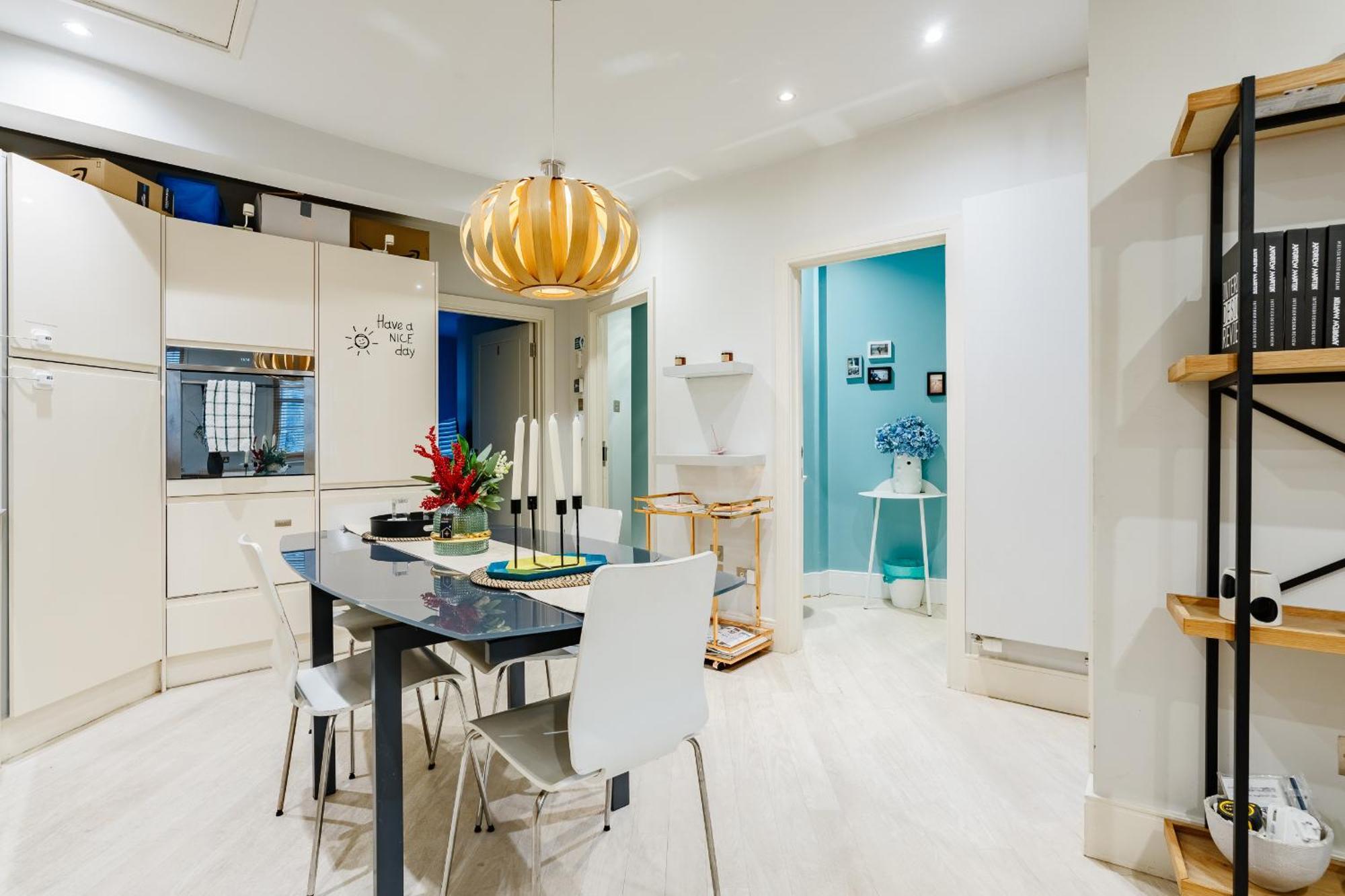 Villa Stunning Modern 2-floor House With 3 Ensuite