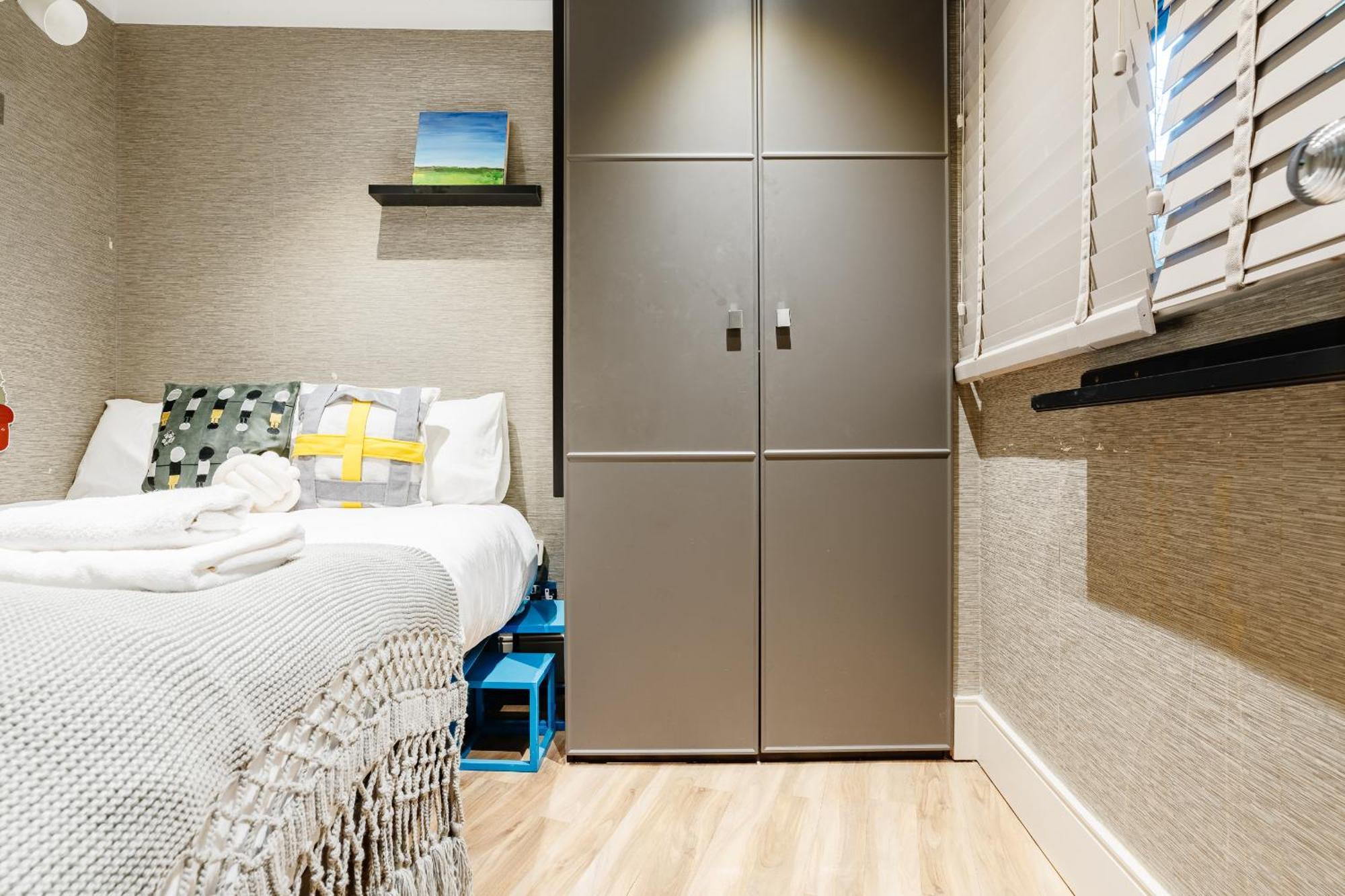 Stunning Modern 2-floor House With 3 Ensuite
