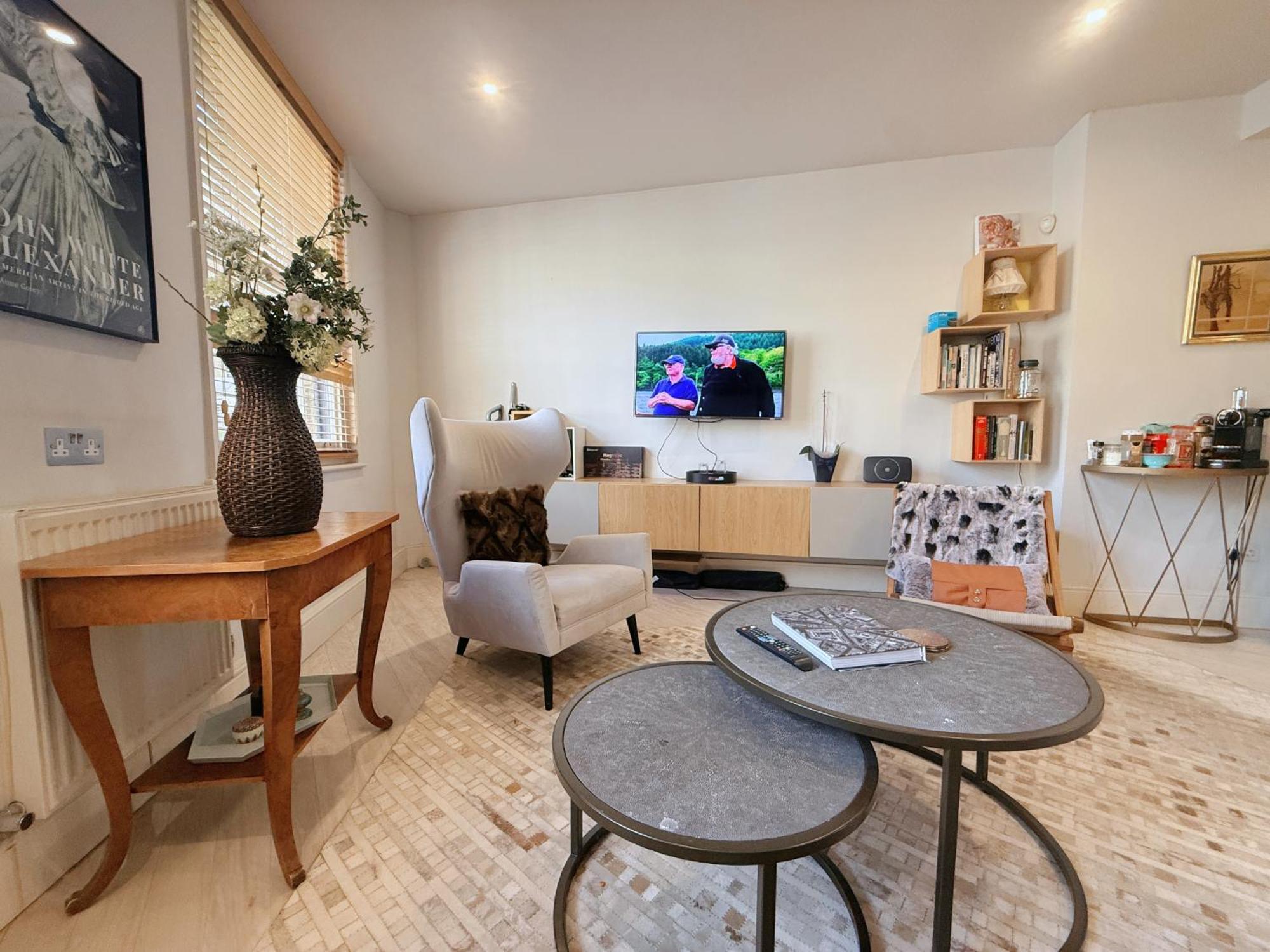 Stunning Modern 2-floor House With 3 Ensuite London