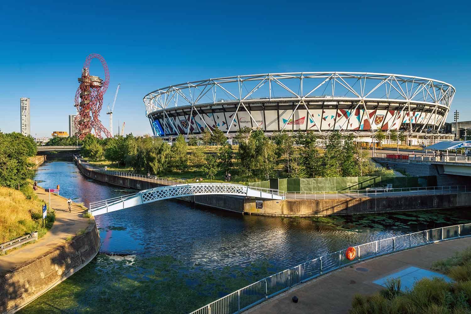 Appartement Spacious 4-Bed Home With Secured Parking Near Abba Arena, Stadium, Tube & In Bustling Zone 2 *
