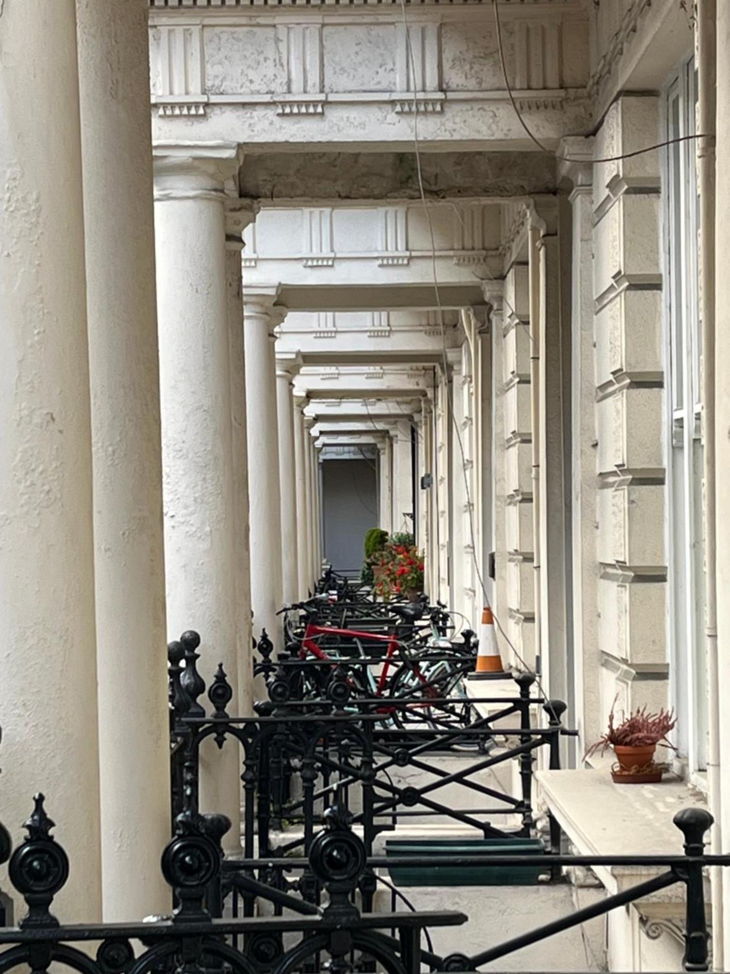 Newly Refurbished- Awesome Very Central Flat In Famous Notting Hill With A Balcony * Londres