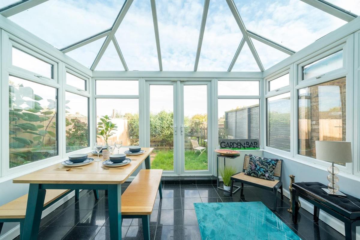 Character Luxury 6 Person 2 Bathroom Garden Sunroom Free Parking