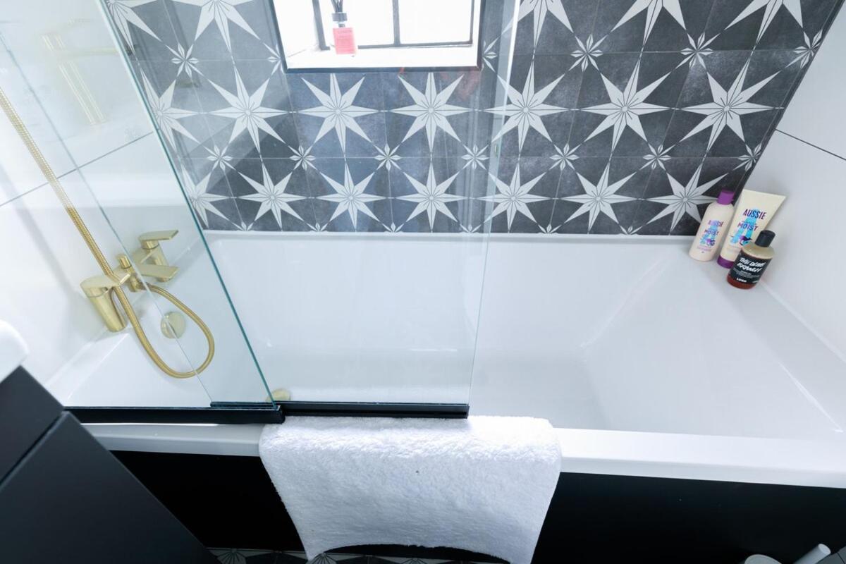 Cosy In Chelsea Apartment London