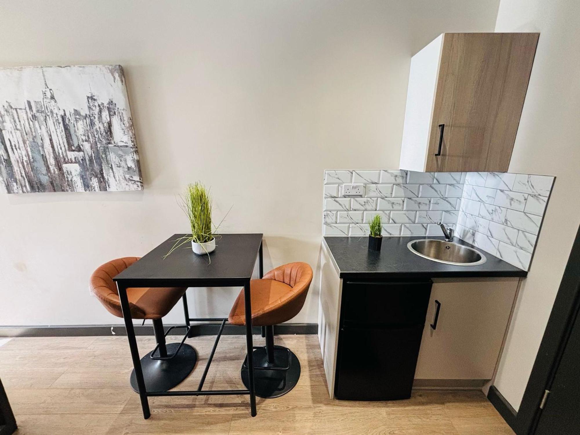 The Seven Sisters House - No 01a - Stylish Comfort Apartment London