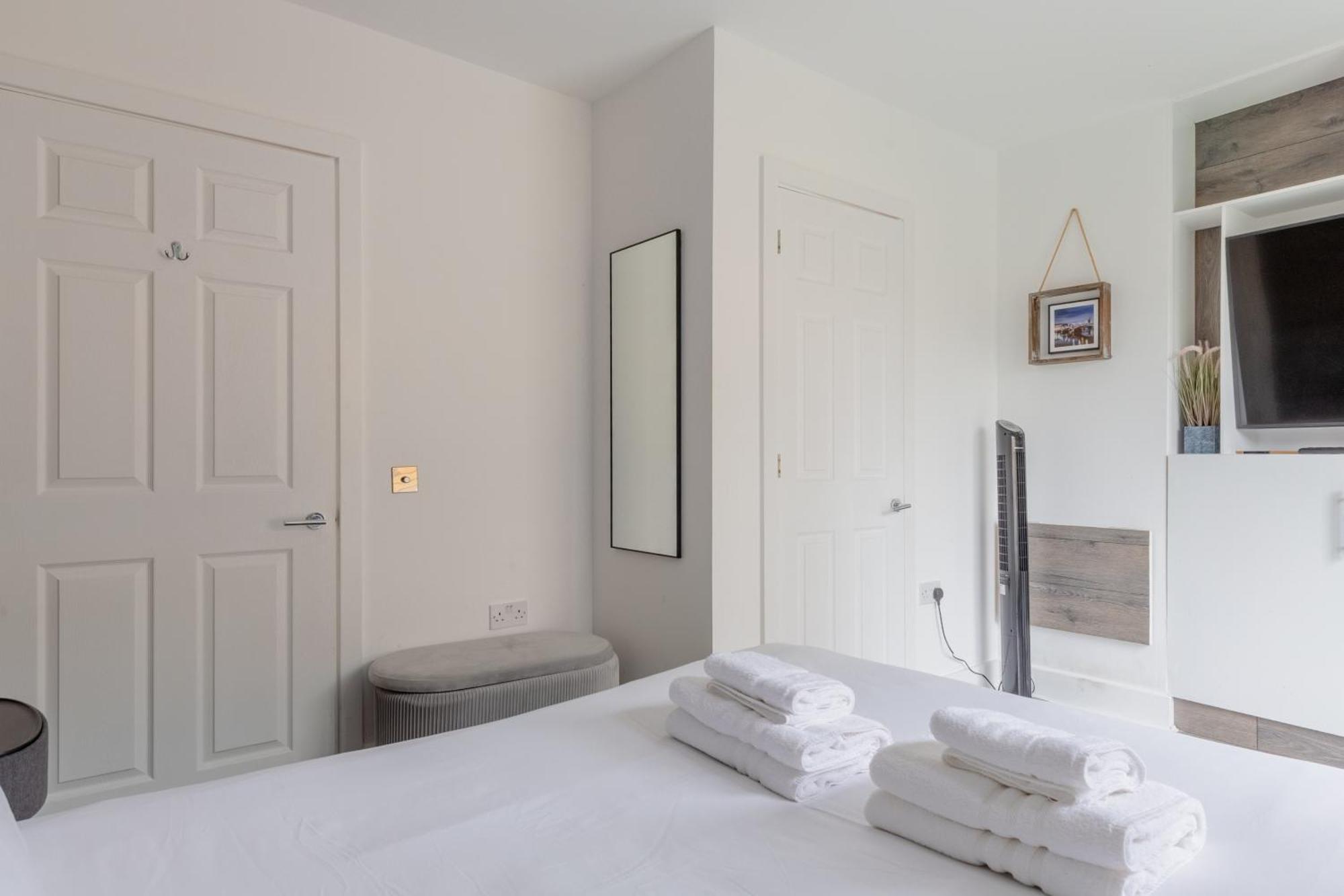Bright 2 Bedroom Flat In Lambeth With Balcony London