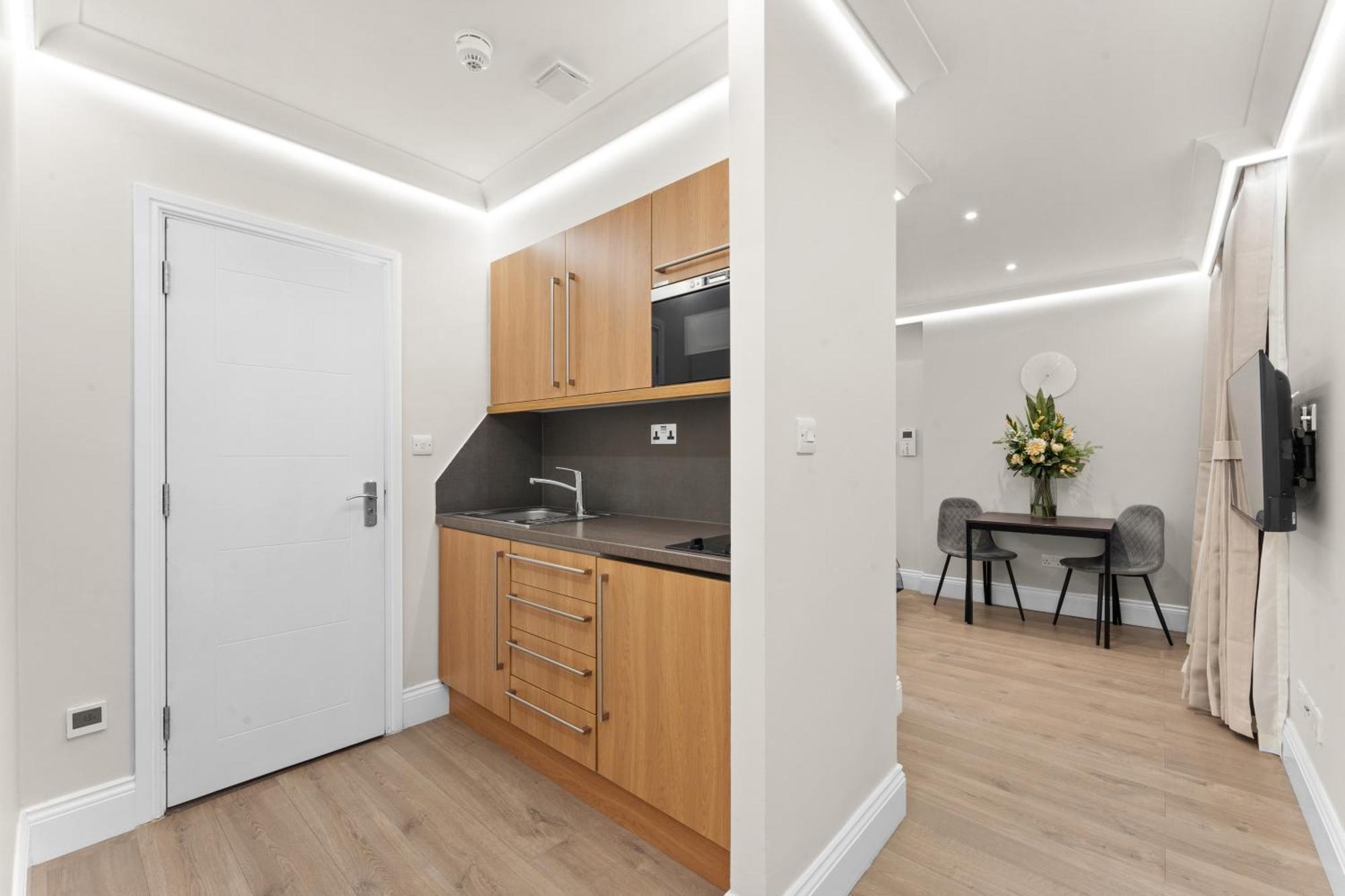 Cleveland Residences Russell Square Apartamento *