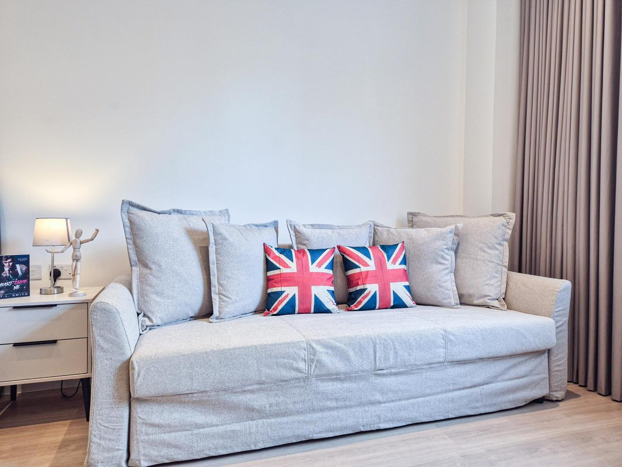 Modern & 3bedroom Flat With Pvt Balcony Steps From Regent's Park Apartamento
