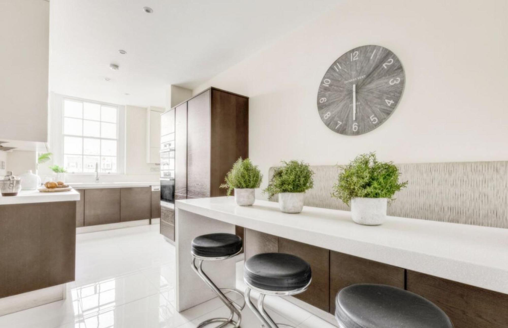 Apartamento Bright & Spacious 4-bed Flat In *