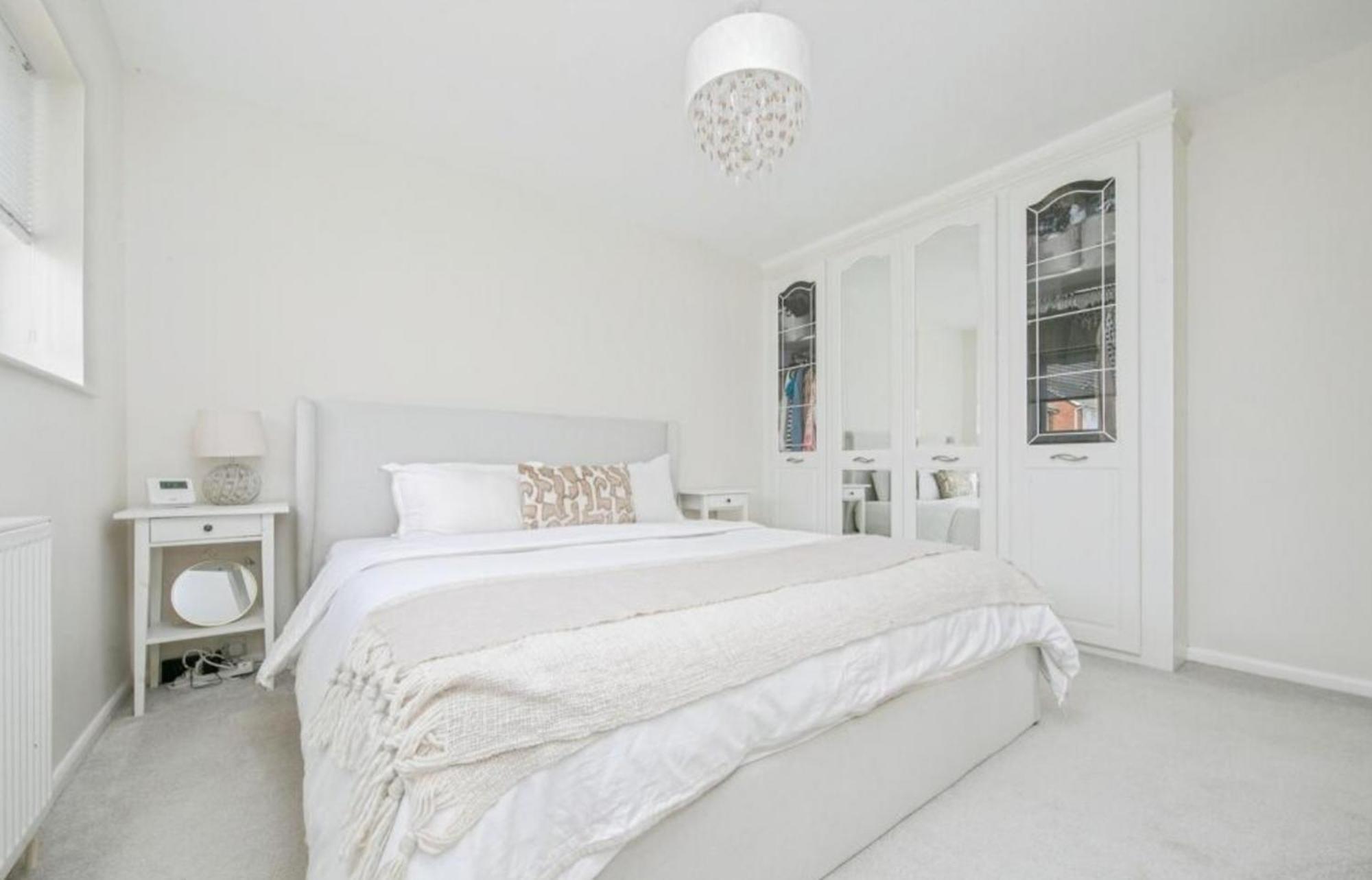 Apartamento Bright & Spacious 4-bed Flat In *