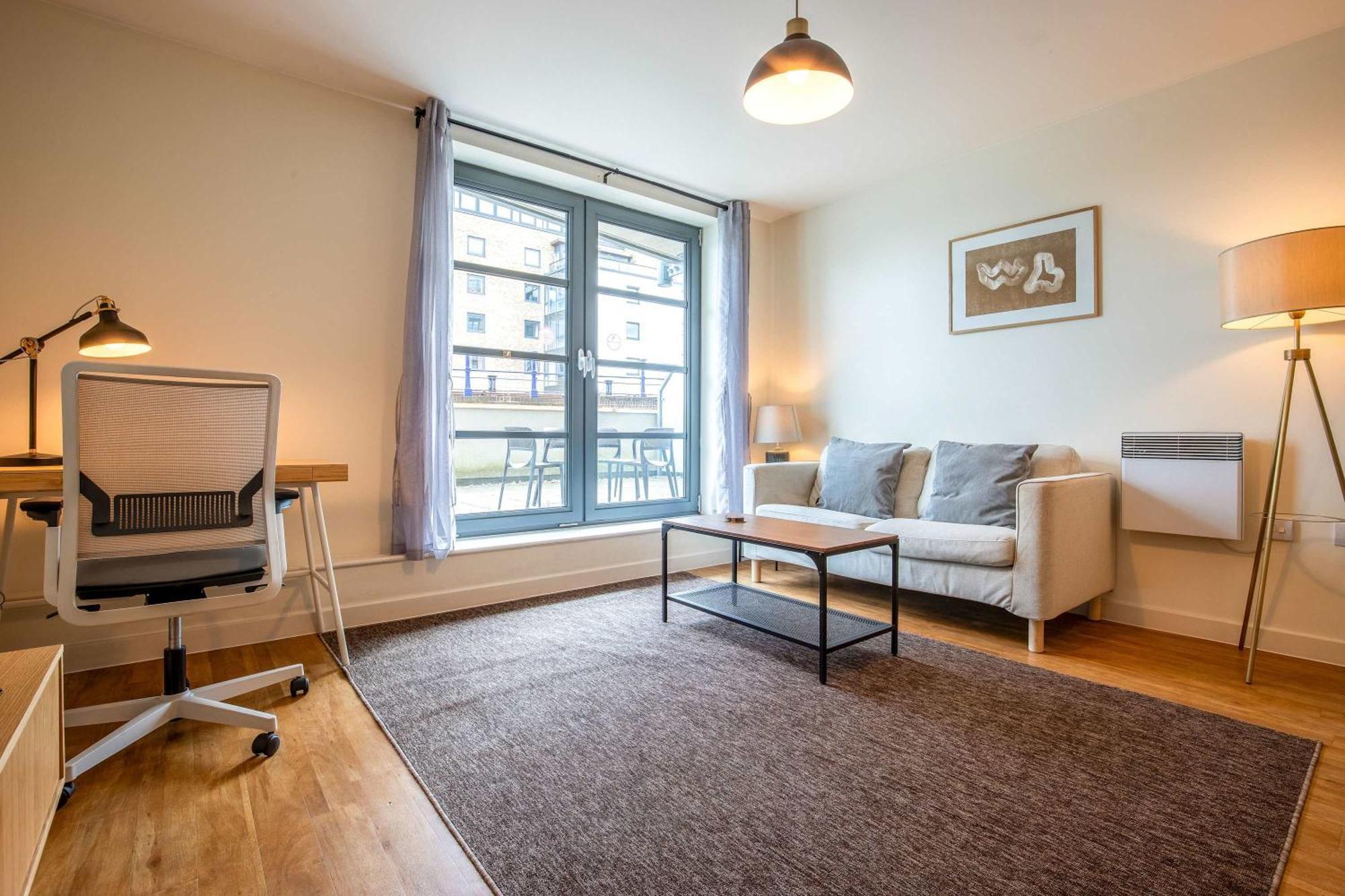 Londwell & Limehouse With Balcony Appartement