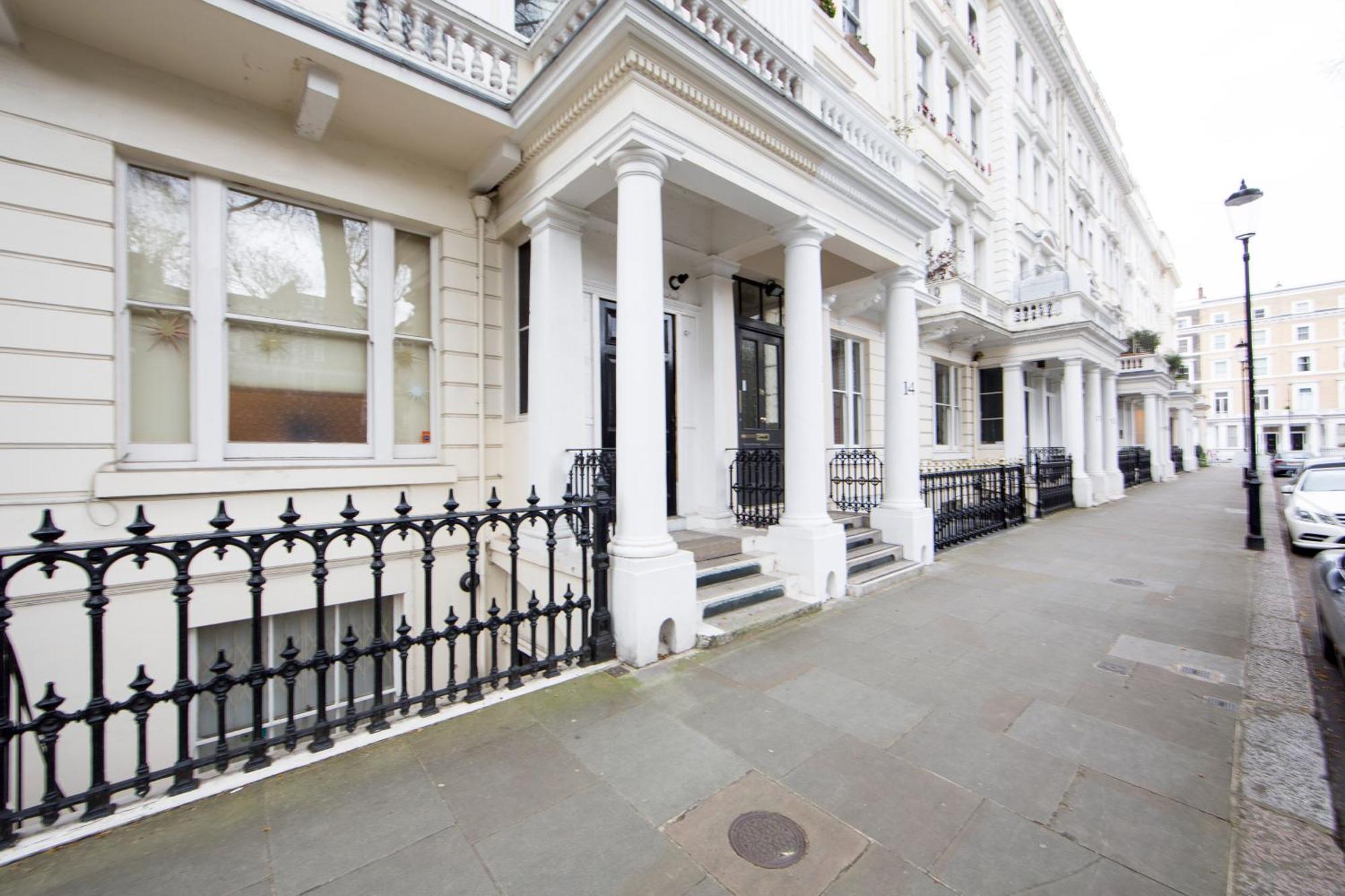 Apartment Cornwall Gardens