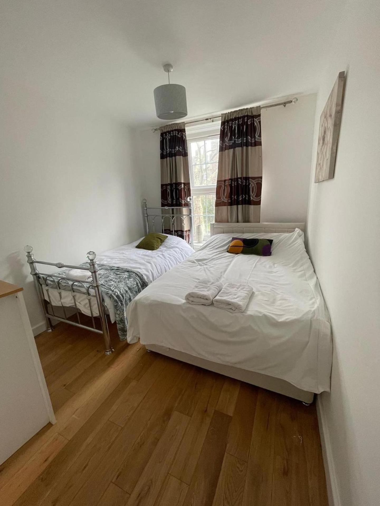 Luxury With 3 Bedrooms *