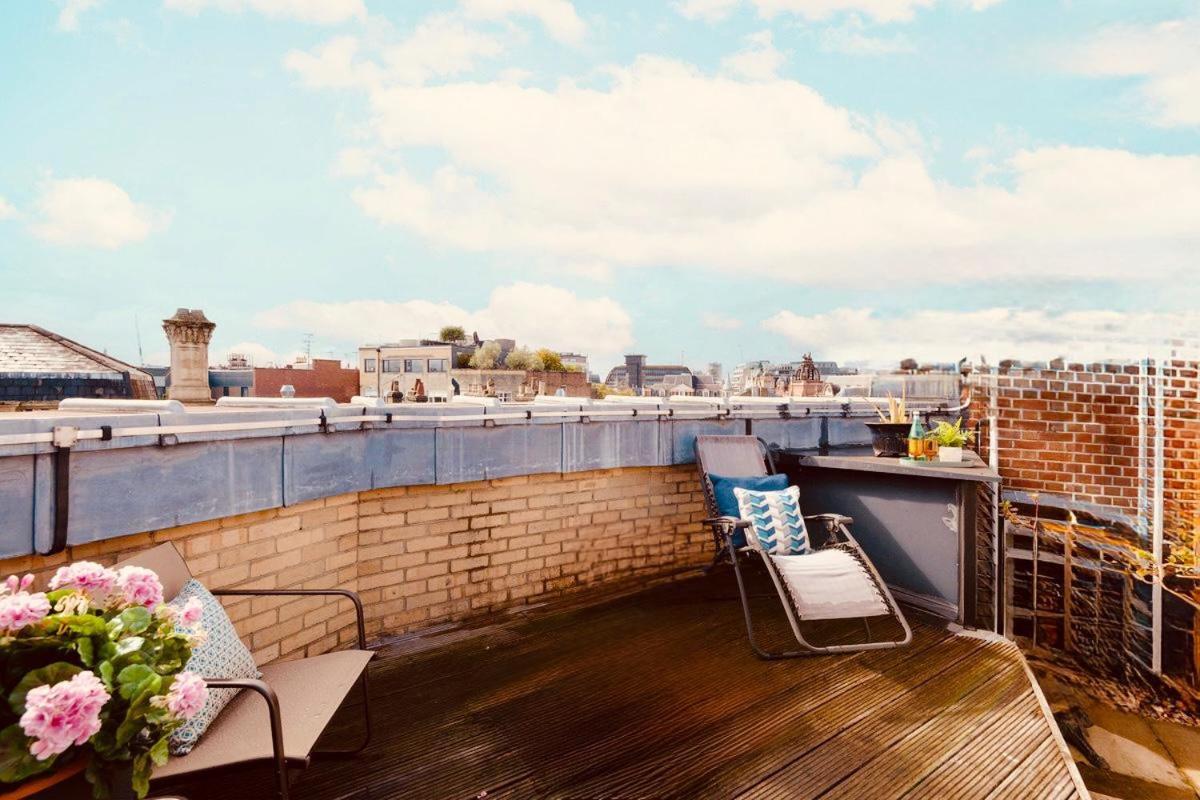 3 Bedroom Penthouse With Roof Terrace In Covent Garden Appartement *