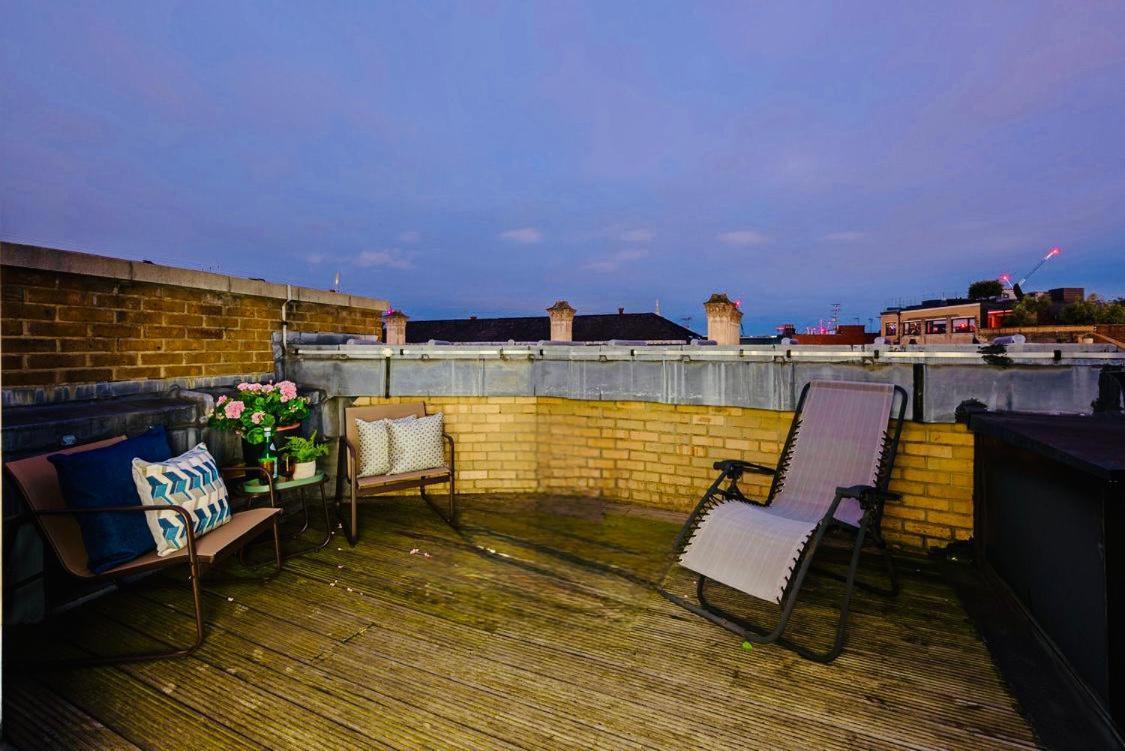 3 Bedroom Penthouse With Roof Terrace In Covent Garden Londres