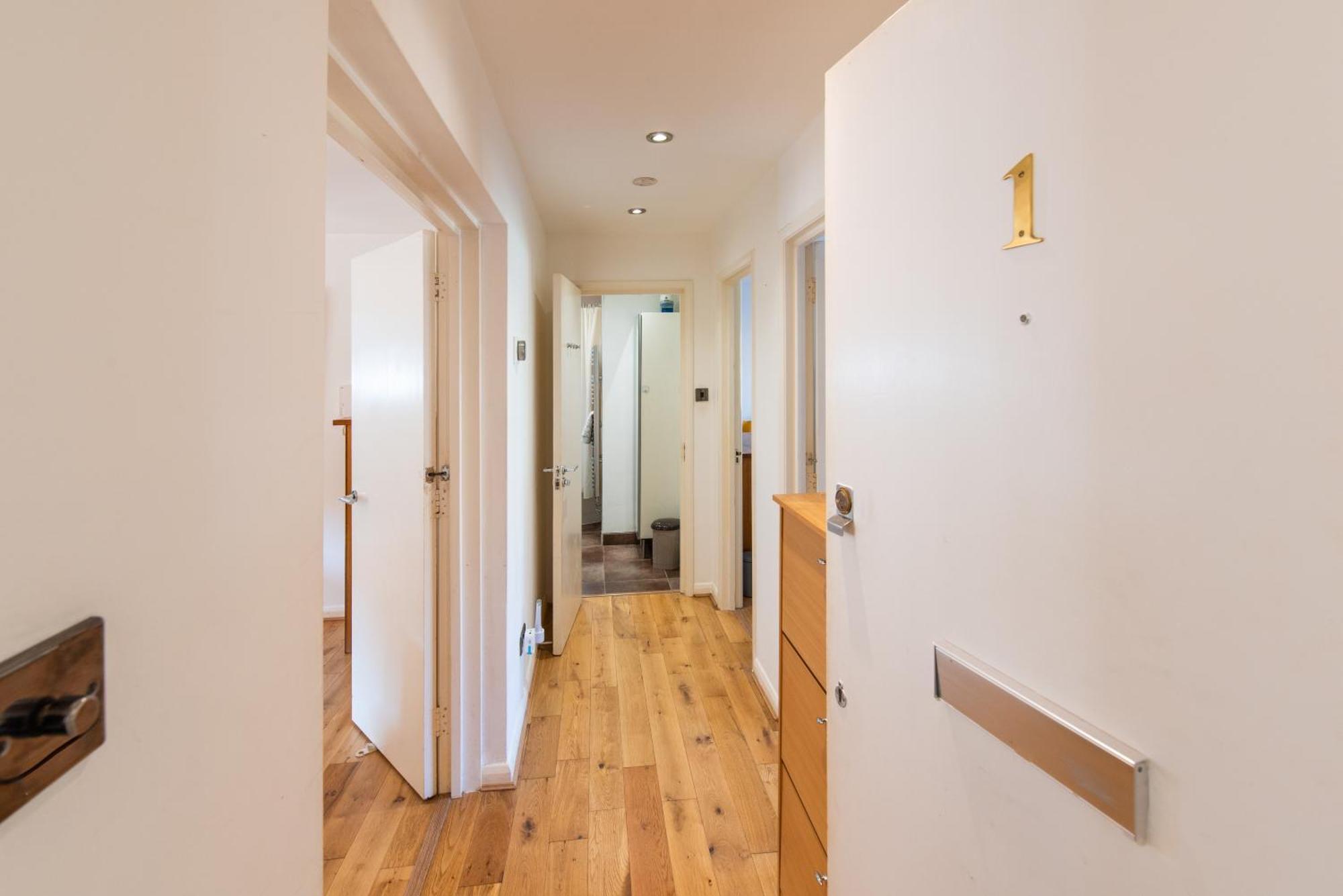 London Stratford - Spacious 2 Bed Flat With Secured Parking & Private Garden Appartement *