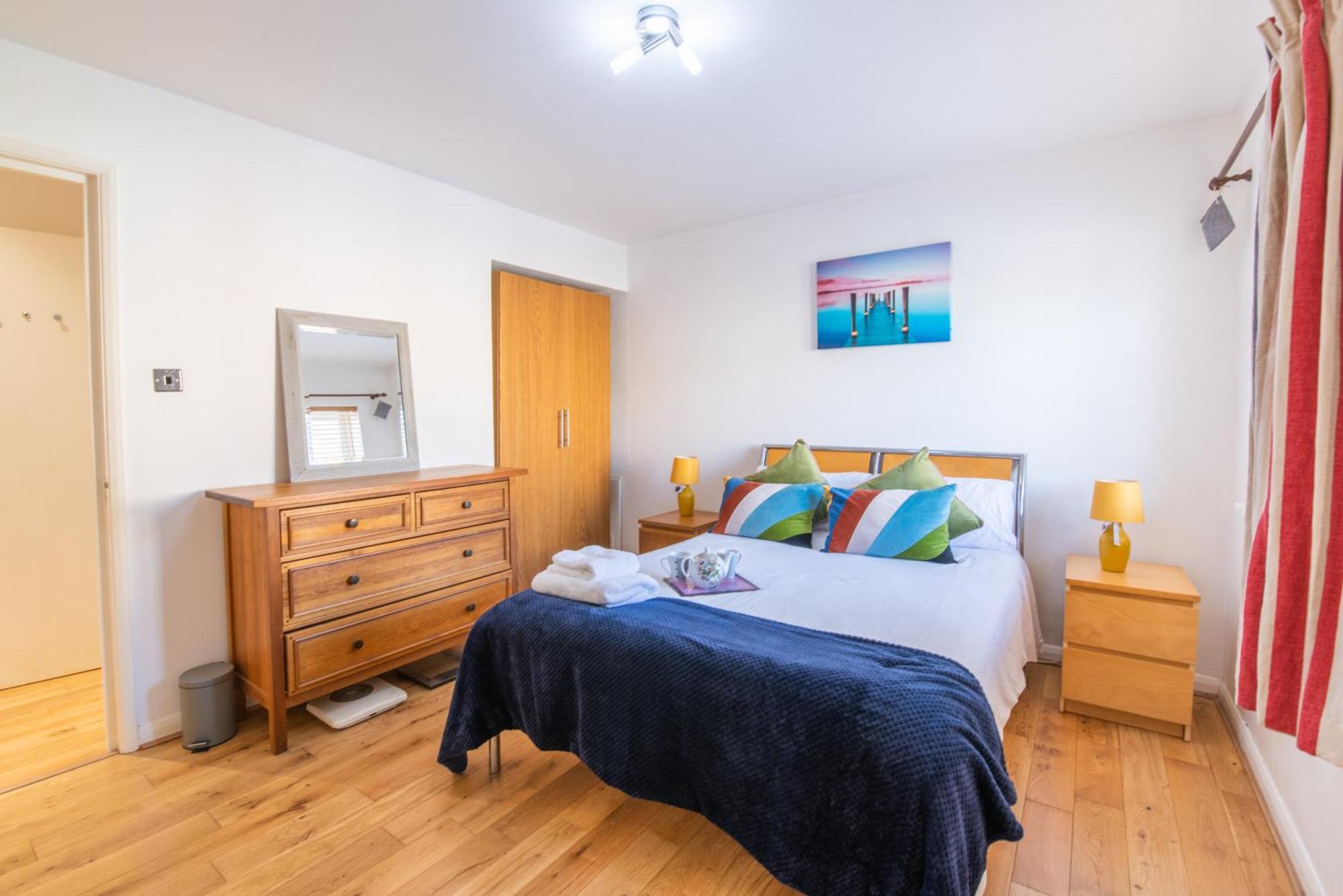 London Stratford - Spacious 2 Bed Flat With Secured Parking & Private Garden Appartement *