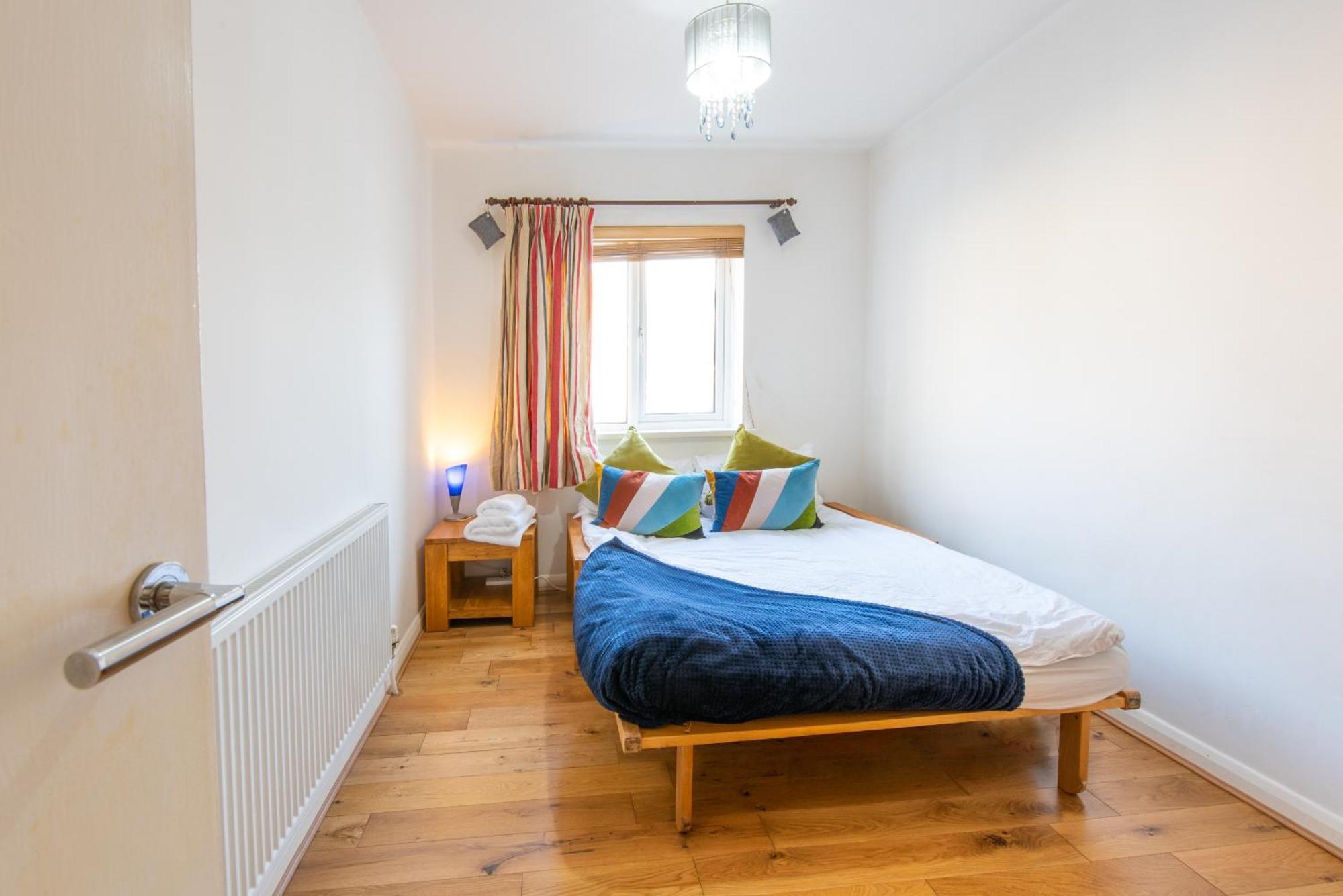 London Stratford - Spacious 2 Bed Flat With Secured Parking & Private Garden Londres