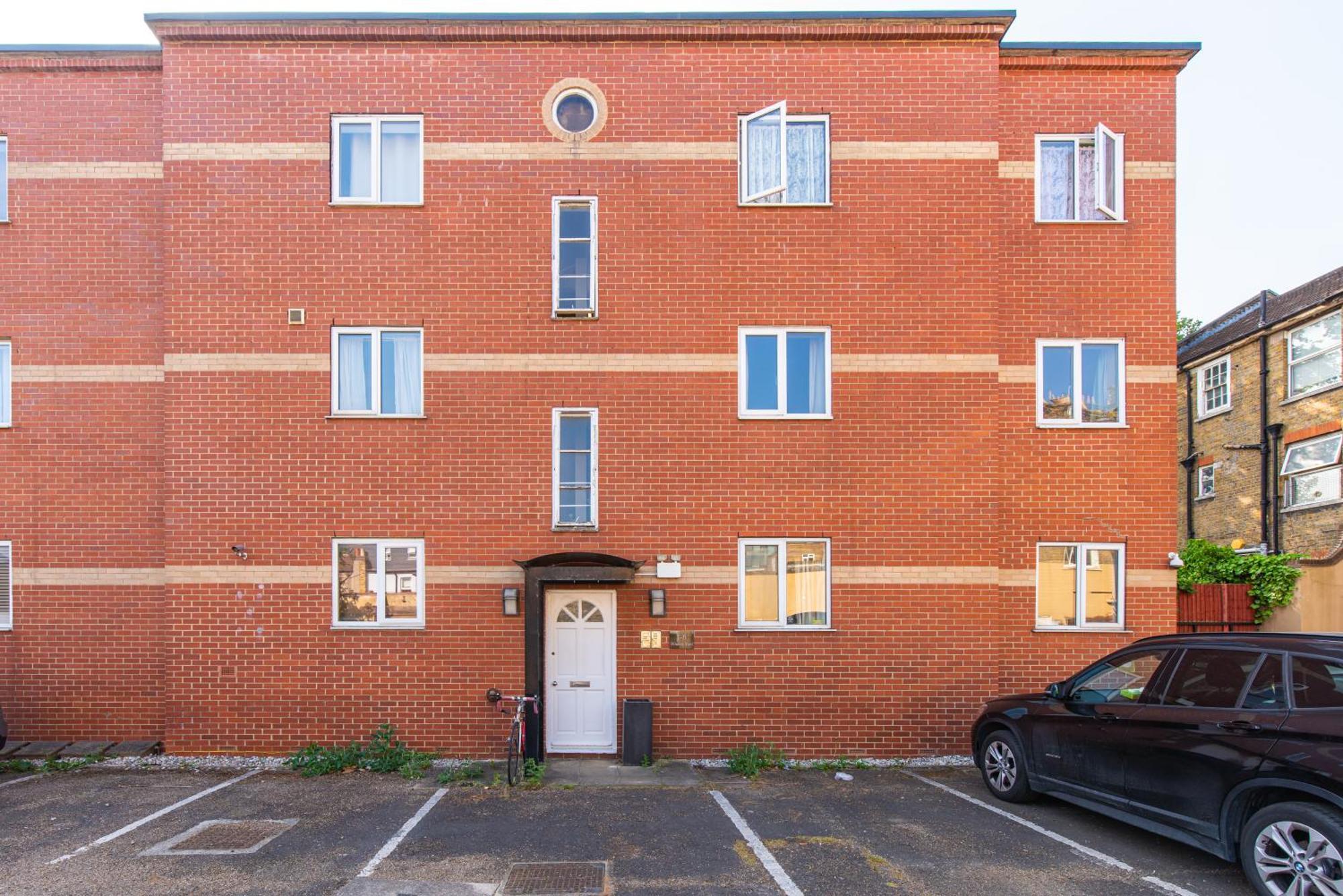London Stratford - Spacious 2 Bed Flat With Secured Parking & Private Garden * Londres