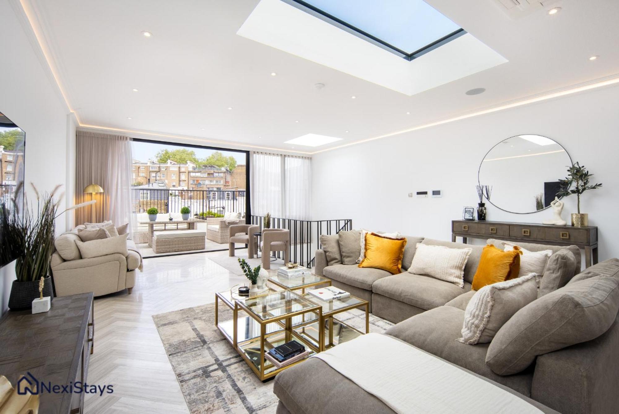 1 Min Walk To Harrods, Knightsbridge Penthouse *