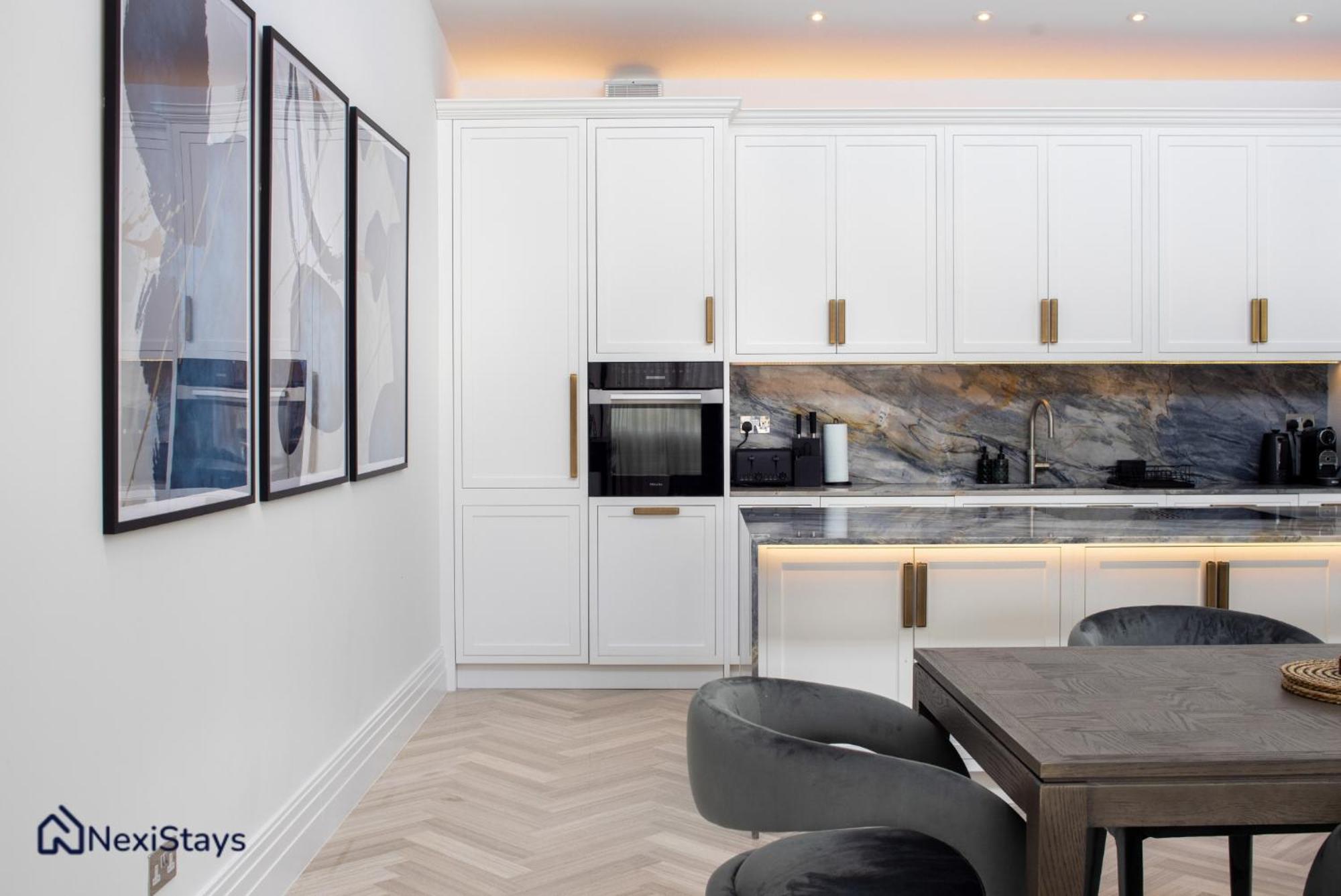 1 Min Walk To Harrods, Knightsbridge Penthouse
