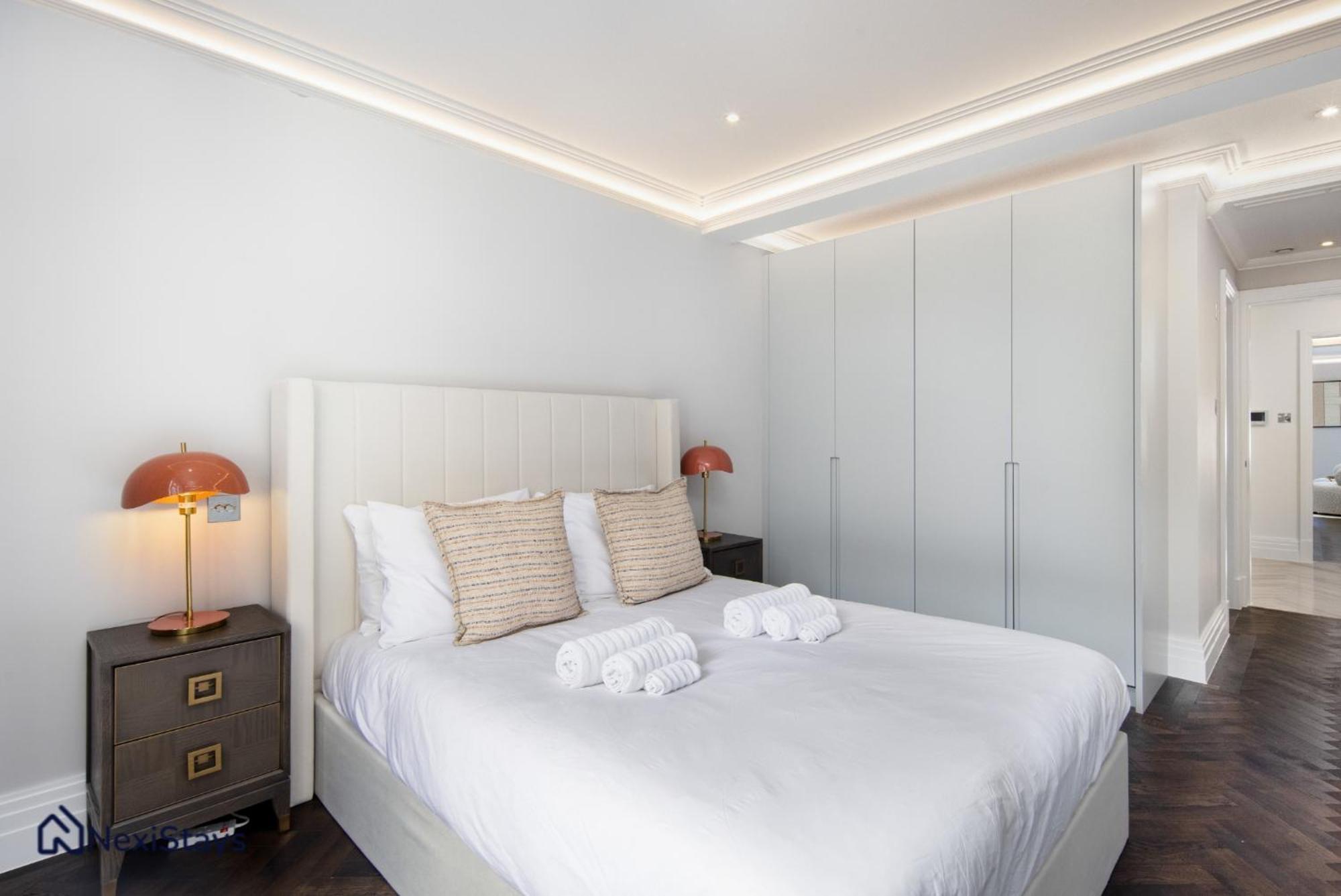 1 Min Walk To Harrods, Knightsbridge Penthouse