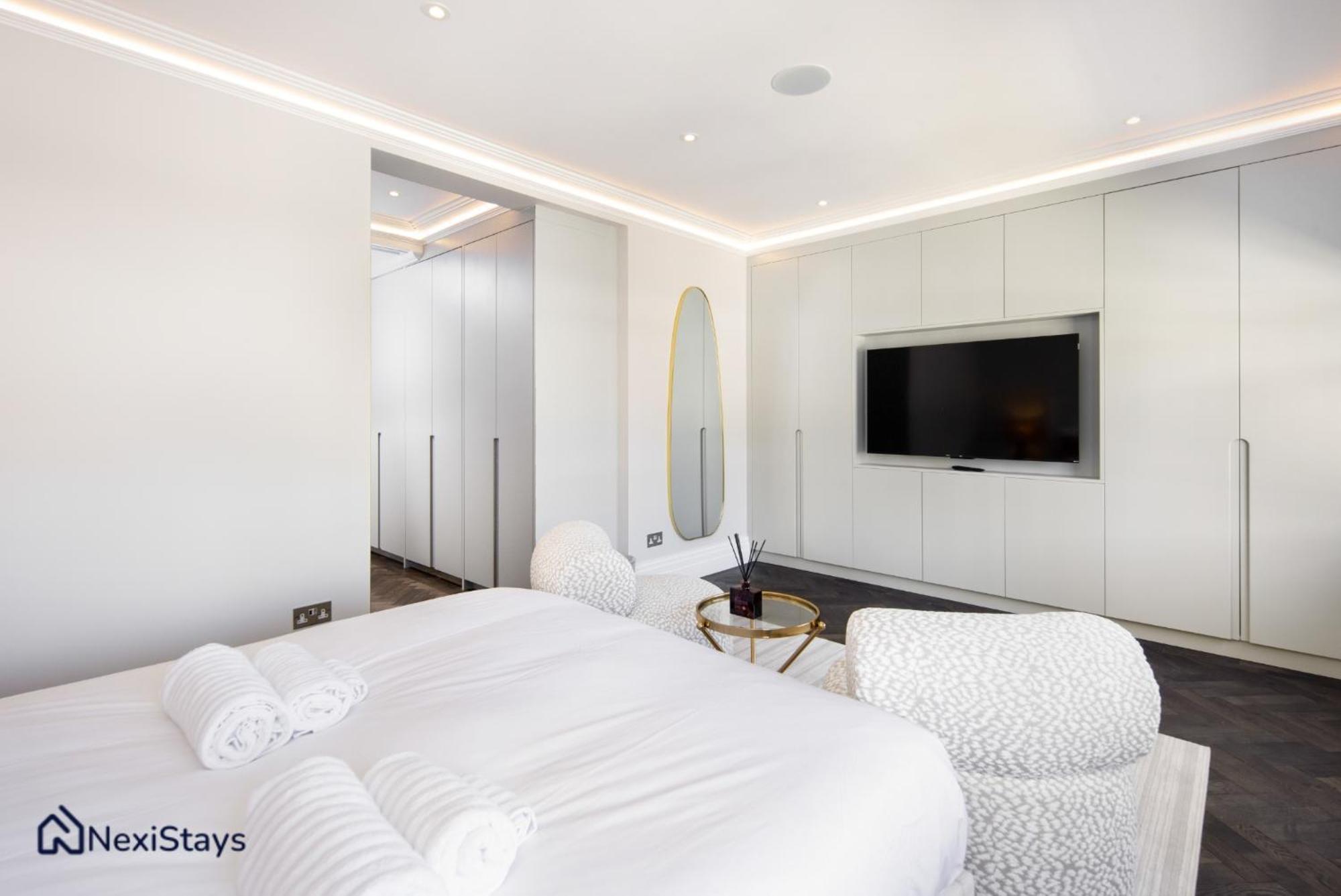 1 Min Walk To Harrods, Knightsbridge Penthouse *