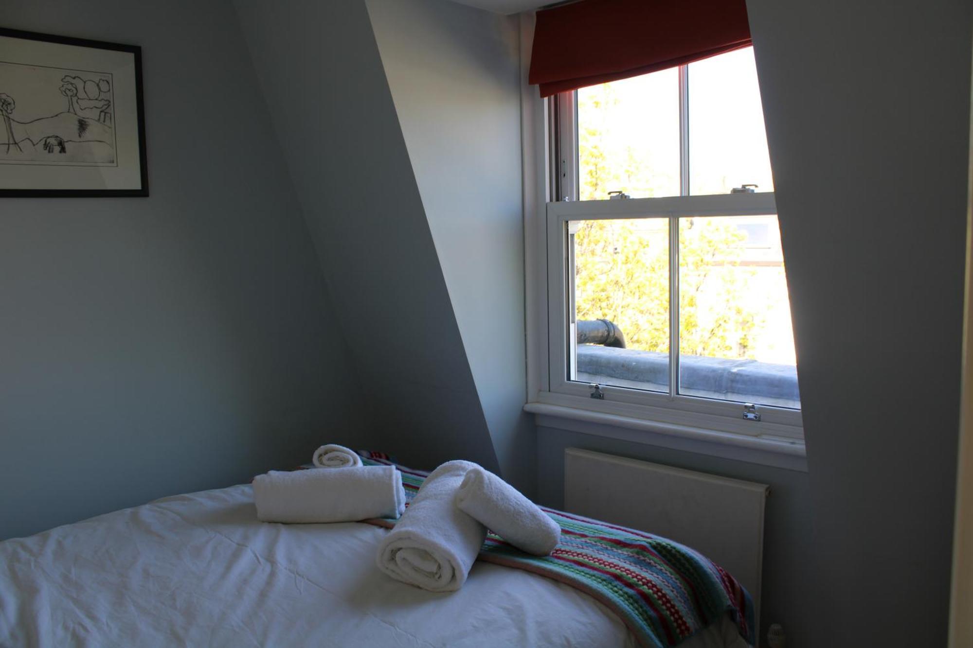 Cosy And Light Flat With A Roof Terrace In Chelsea