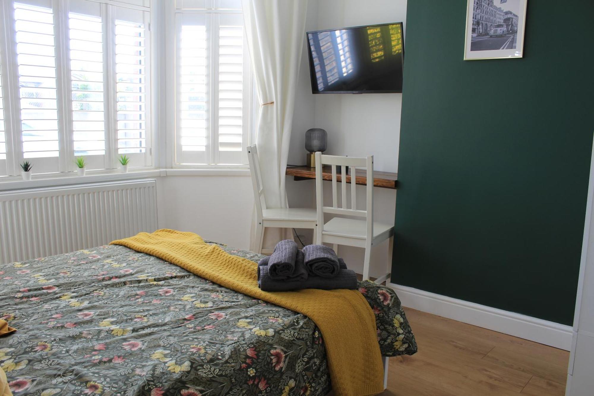 Stylish Ensuite 15 Mins To London