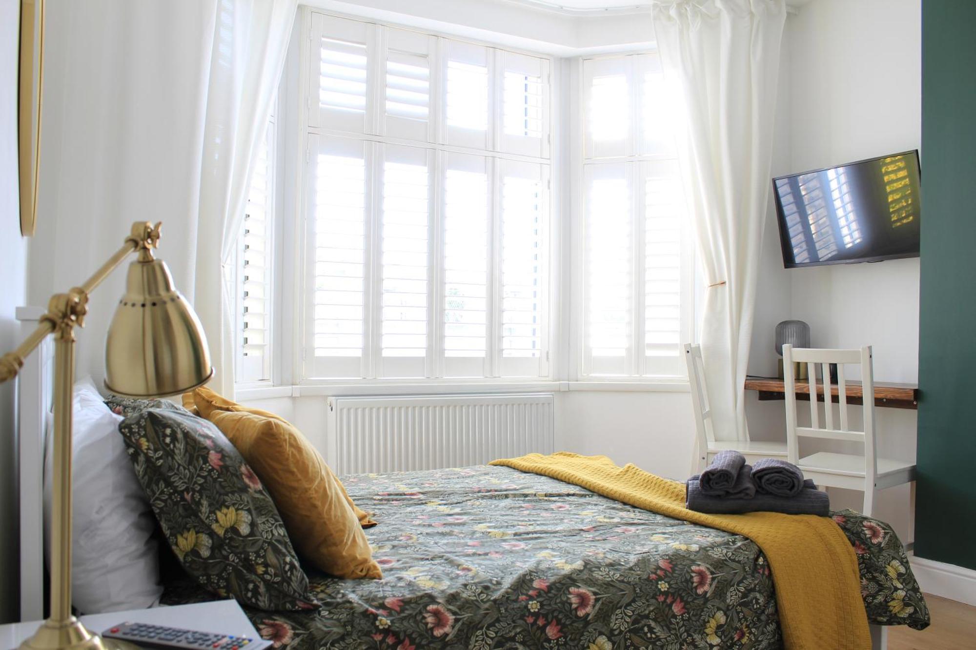 Stylish Ensuite 15 Mins To London