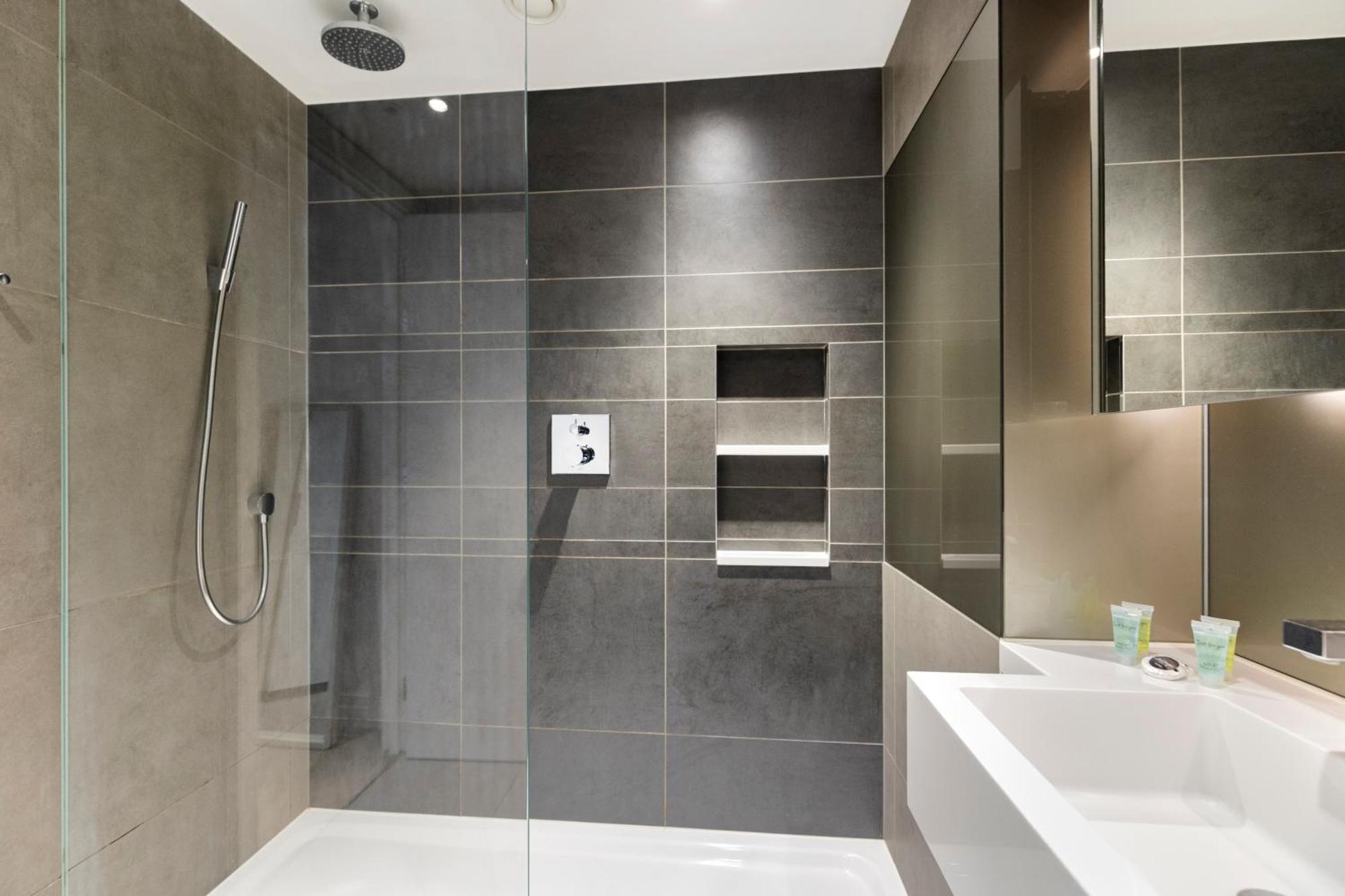 Modern 2br Flat With Balcony Prime Location *