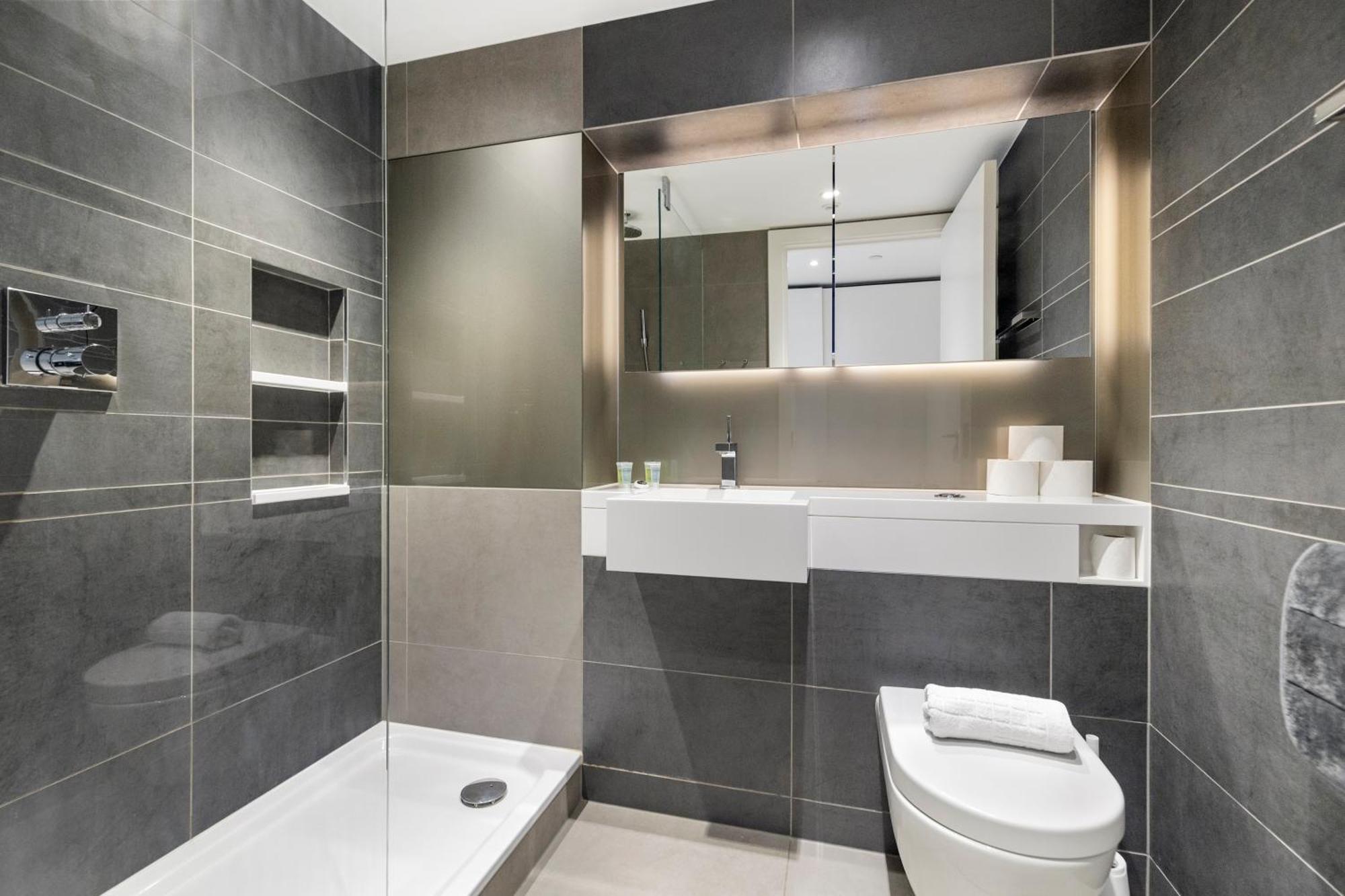 Modern 2br Flat With Balcony Prime Location Apartamento *