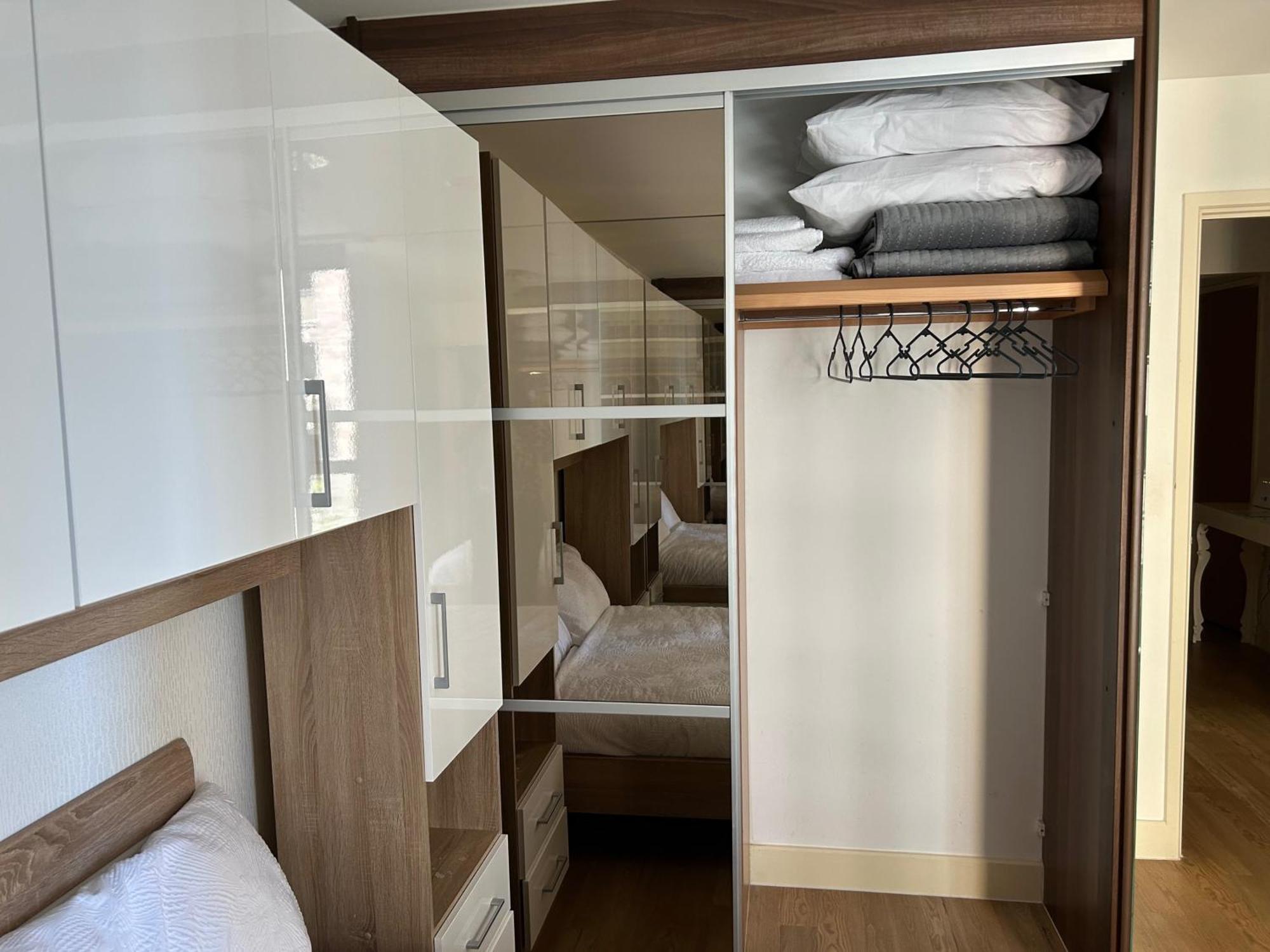 Apartamento 1-bed Sleeps 4 To Shops & Transport