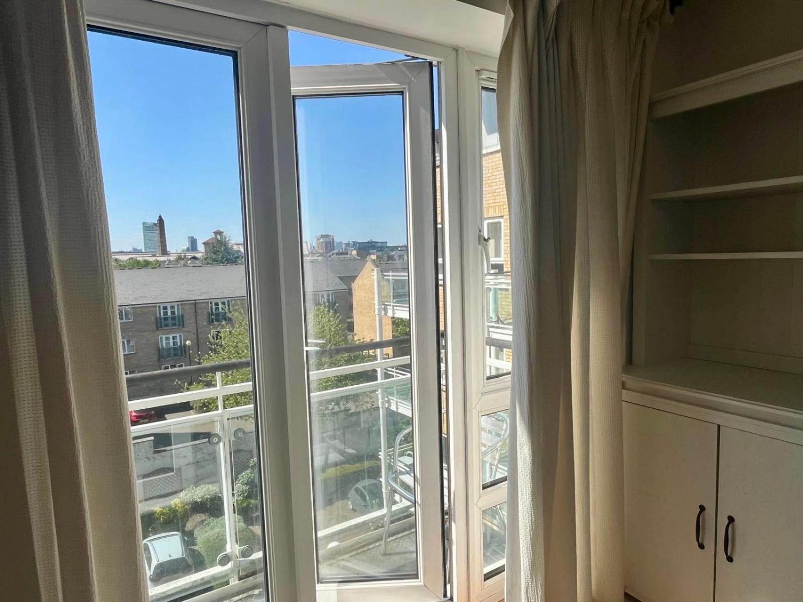 Riverside 1bd Near Canary Wharf London