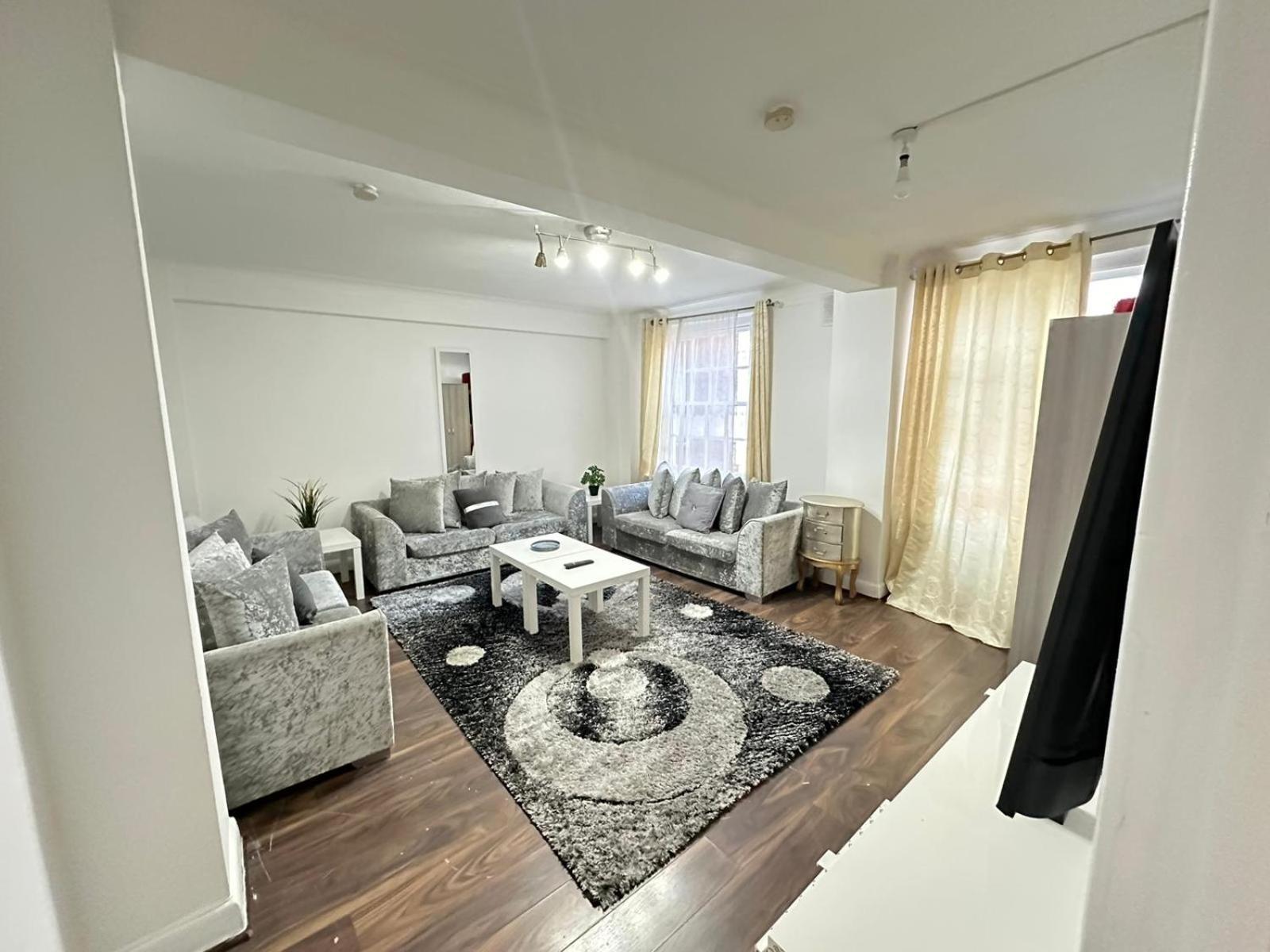 Marble Arch Beautiful Family Apartment London