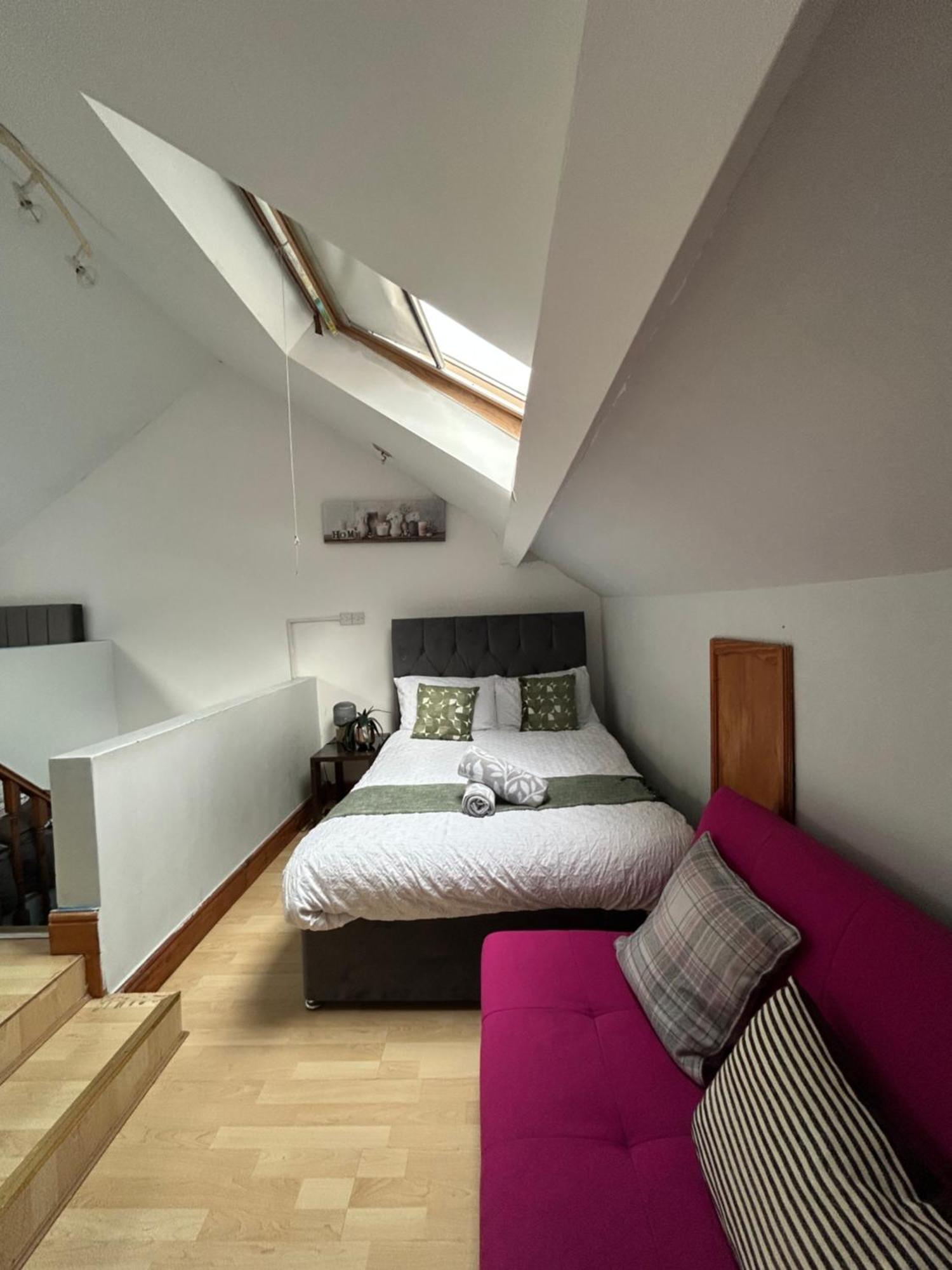 Lover's Loft Apartment