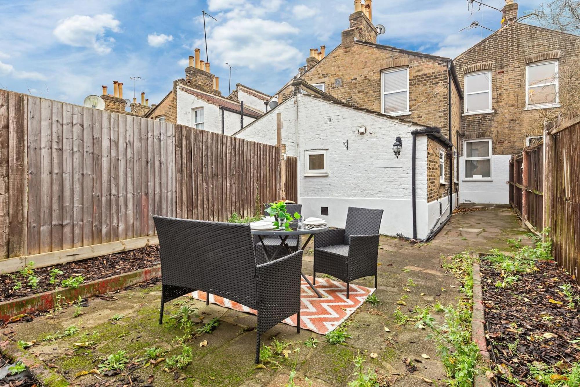 Lord's - 3 *