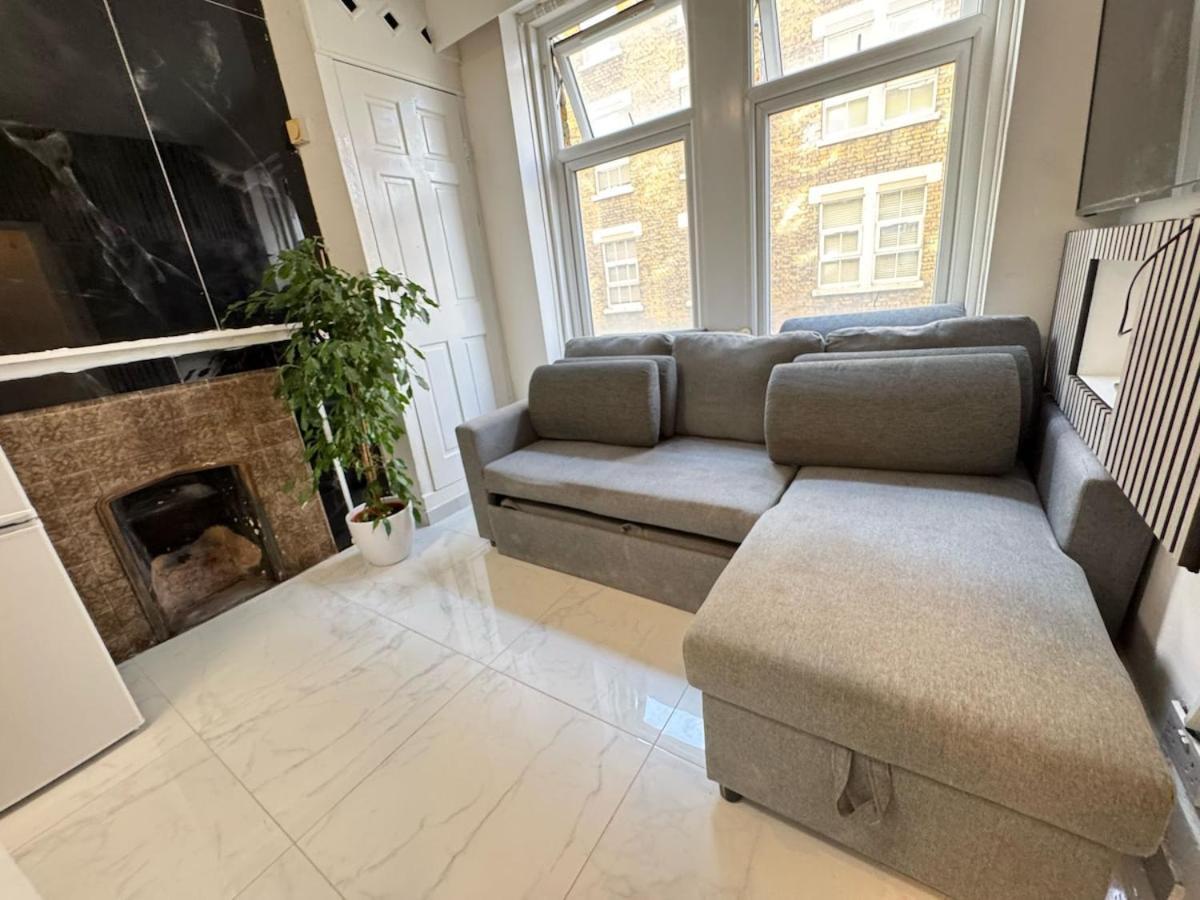 2 Bedroom Flat On First Floor *