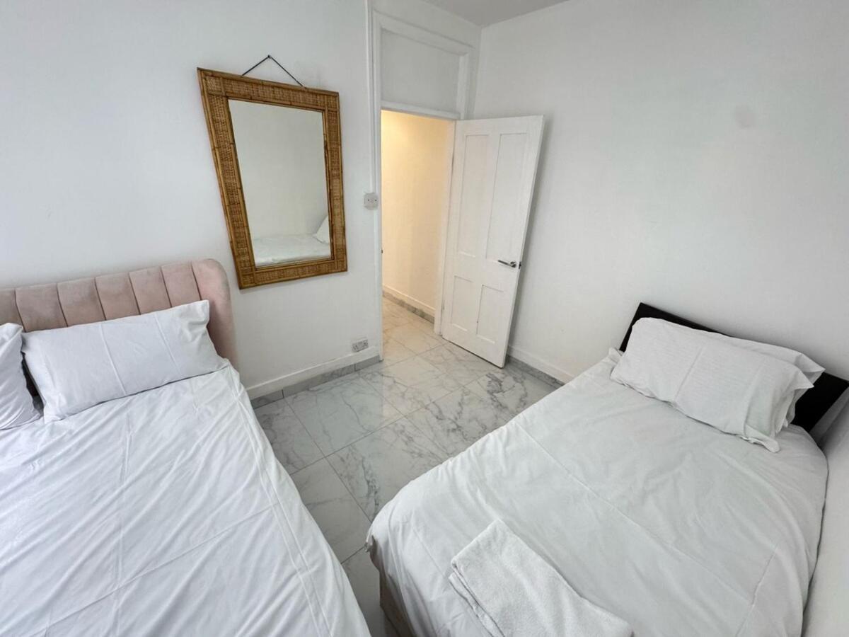Appartement 2 Bedroom Flat On First Floor *