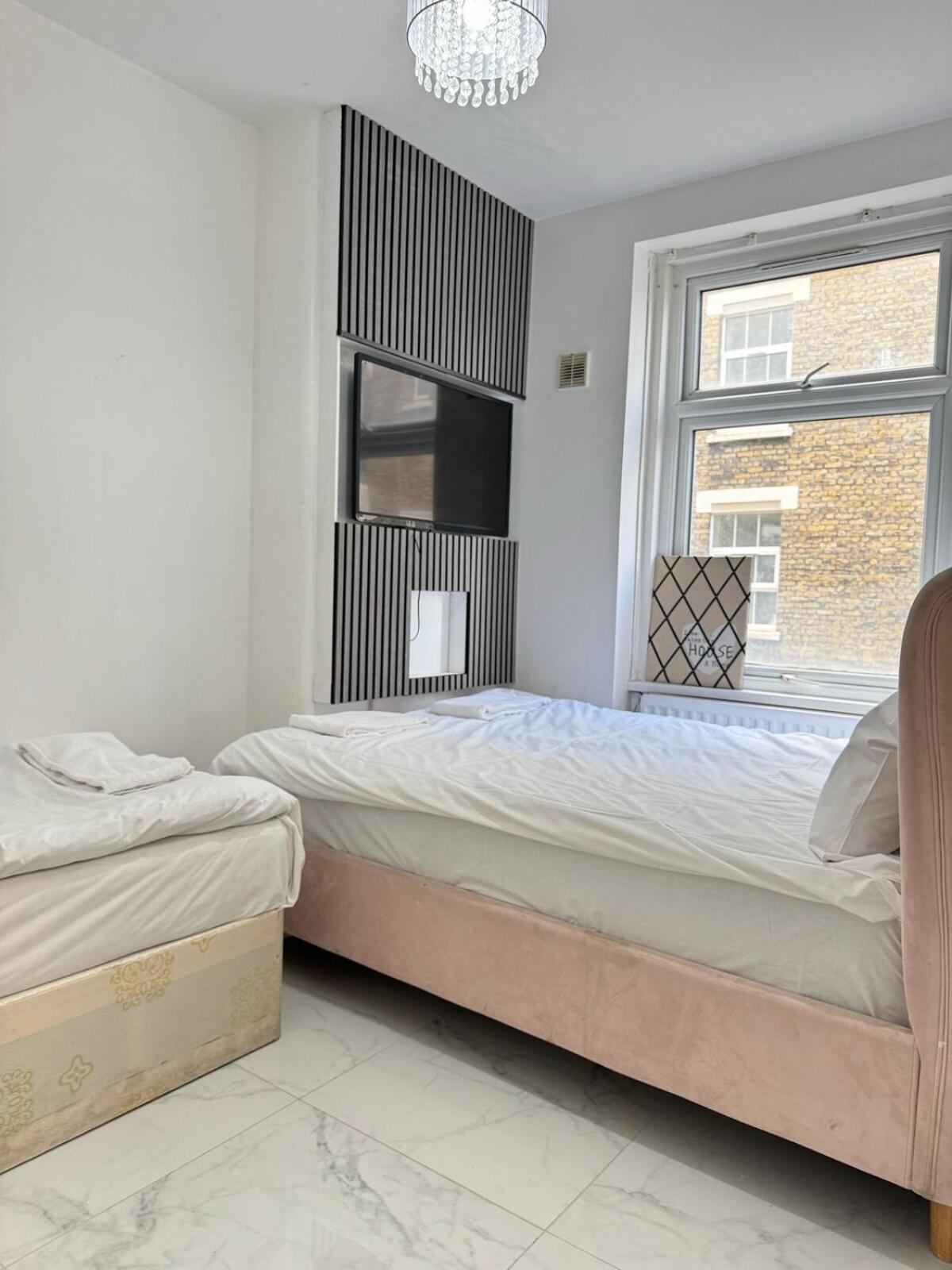 2 Bedroom Flat On First Floor Appartement Londres
